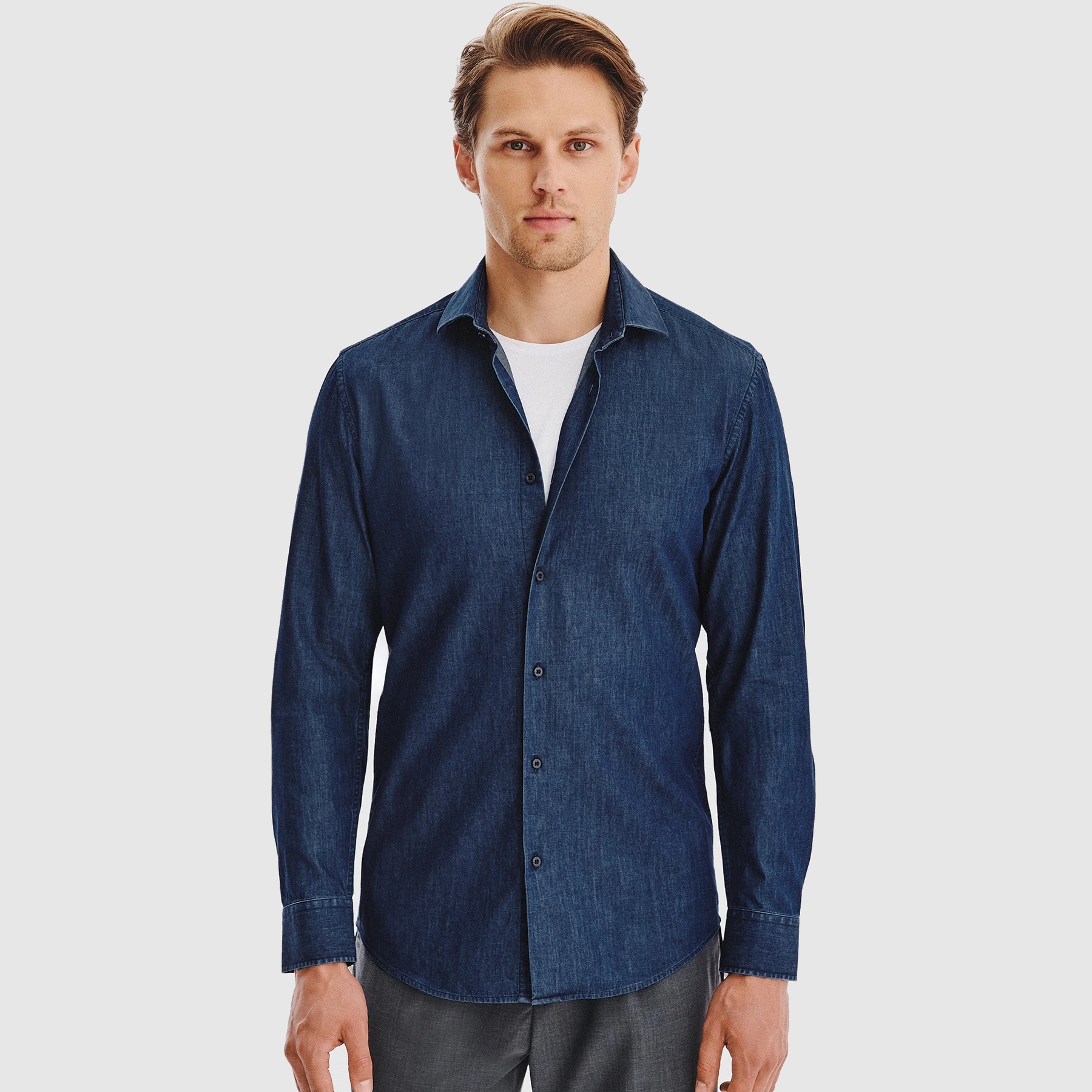 Pako Lorente v tmavě modré barvě, vel M