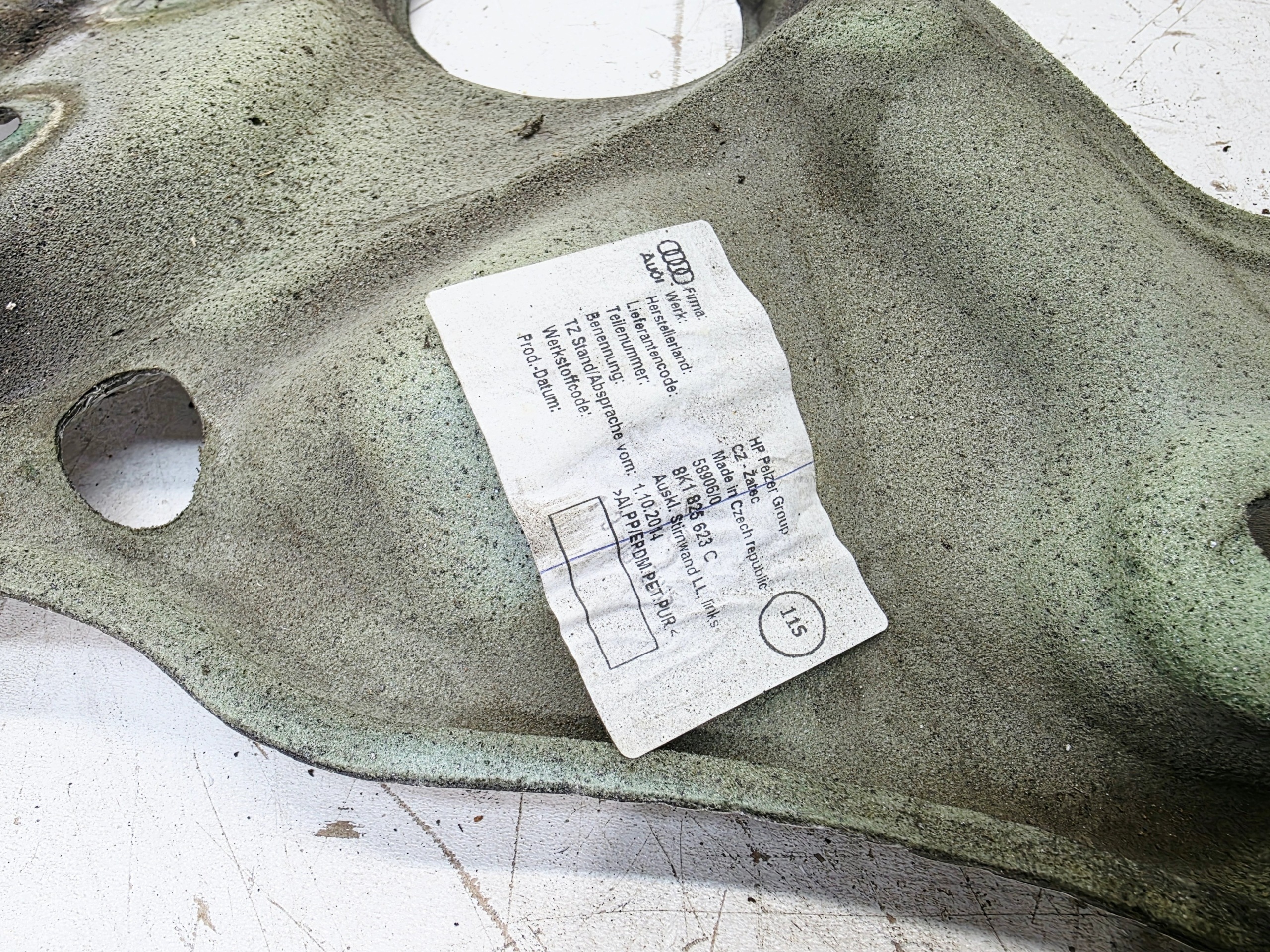 cover heat shield lower partition wall left AUDI A4 B8 A5 8T 8K1825623C