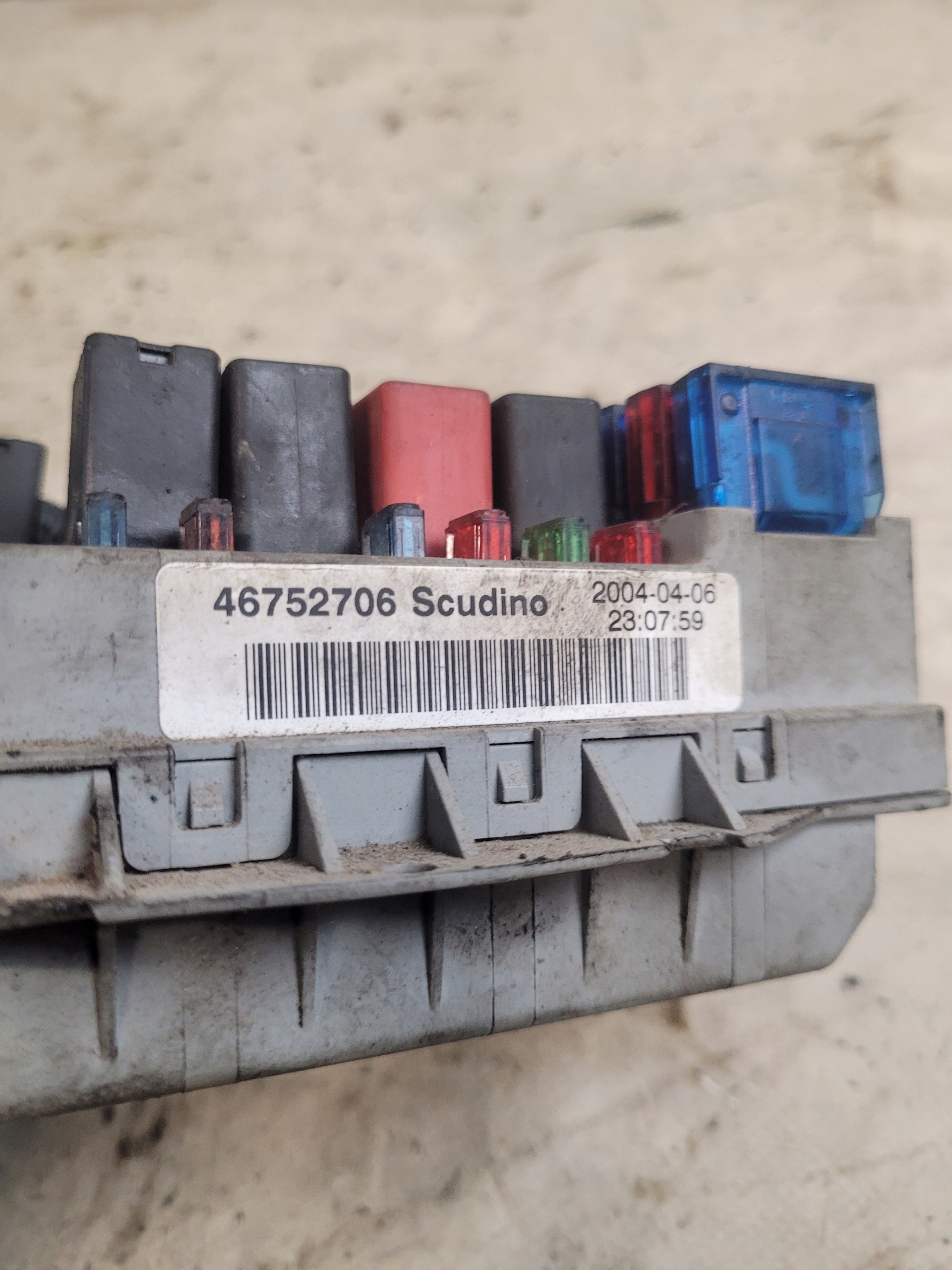 CENTRALINA FUSIBILI modulo OE 46752706 FIAT DOBLO e 1.3D MULTIJET