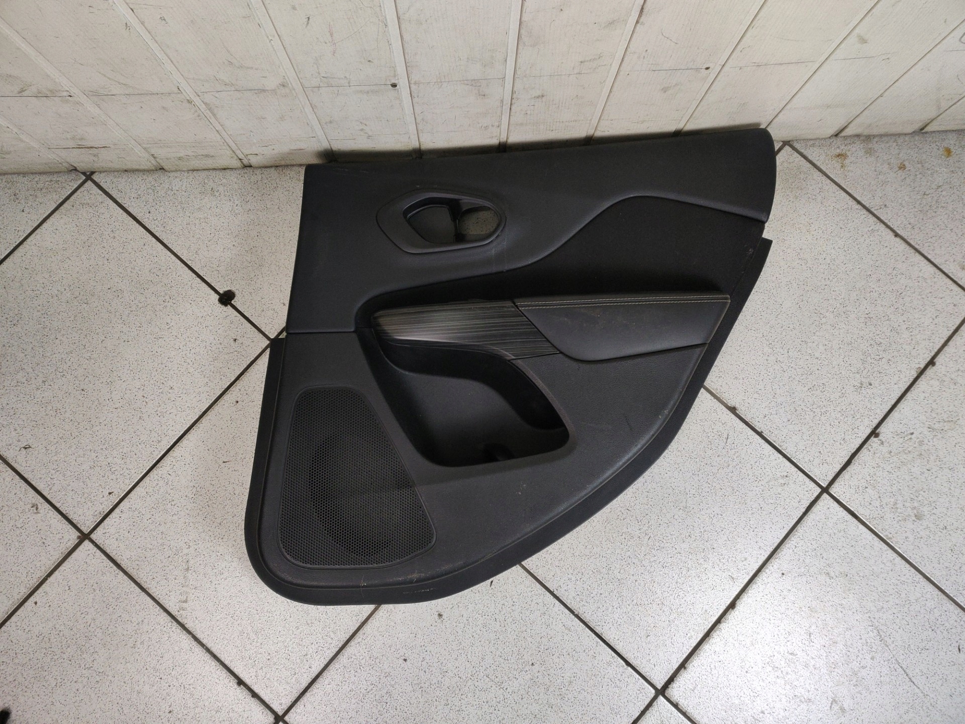side door right side Jeep Cherokee 5 2014 2430409AB