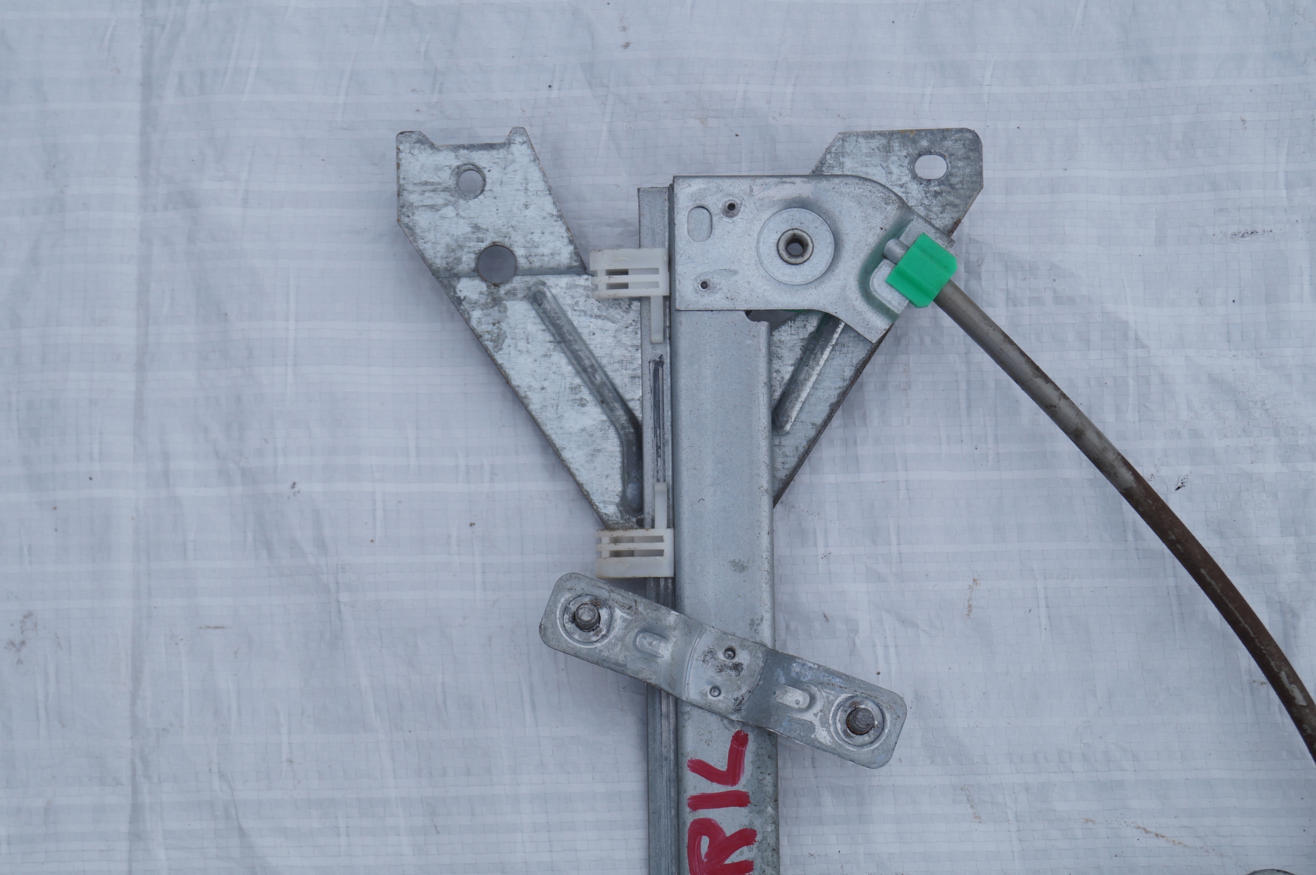 window regulator rear part left BRILLIANCE BS6 2 PINY
