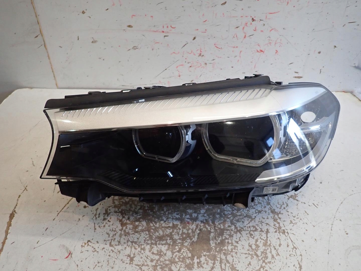 light front front left BMW 5 G30 G31 2018- FULL LED 8499111-01