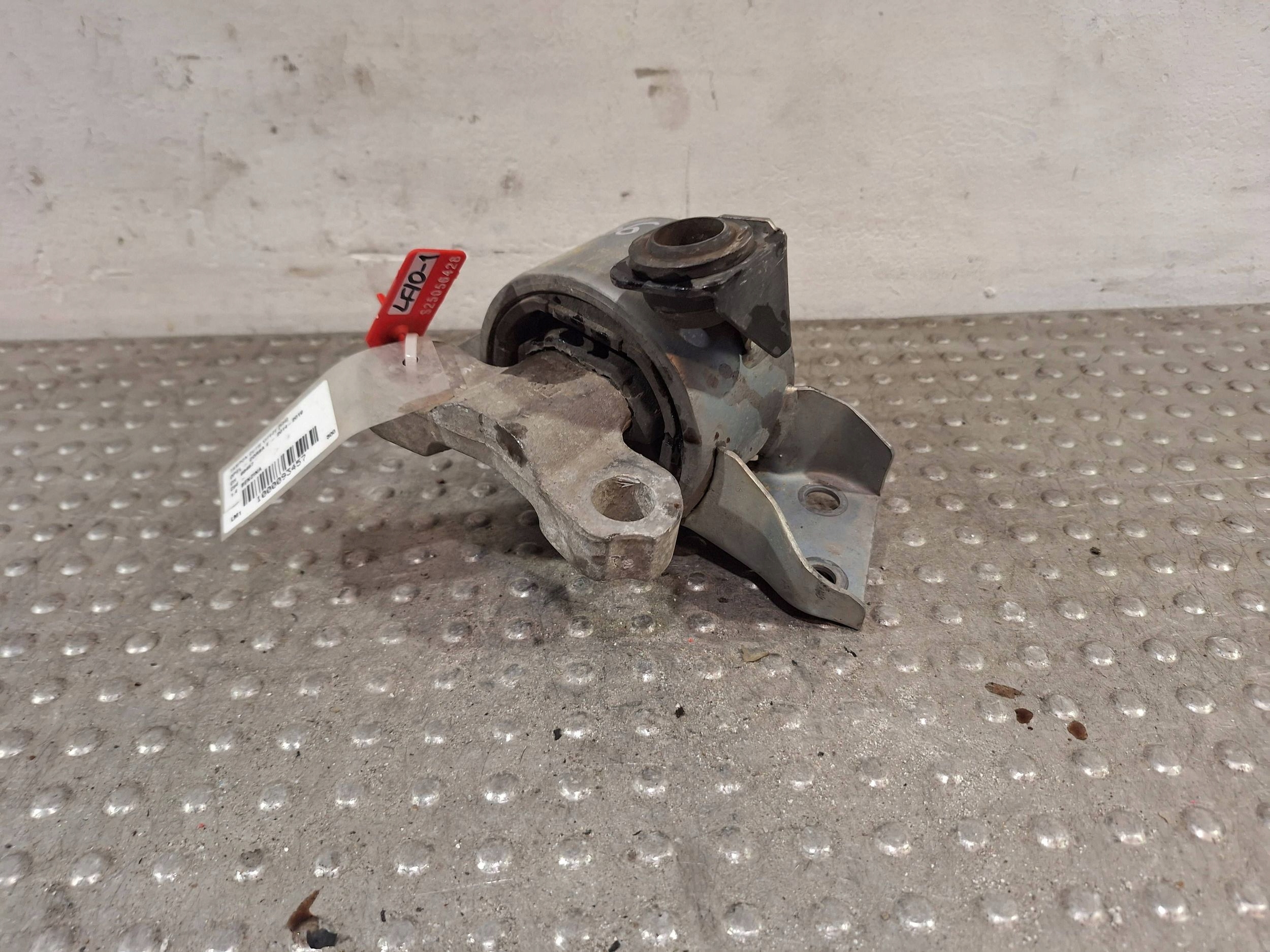 holder engine mount 13130739 OPEL CORSA D 1.2 1.4 16V 06