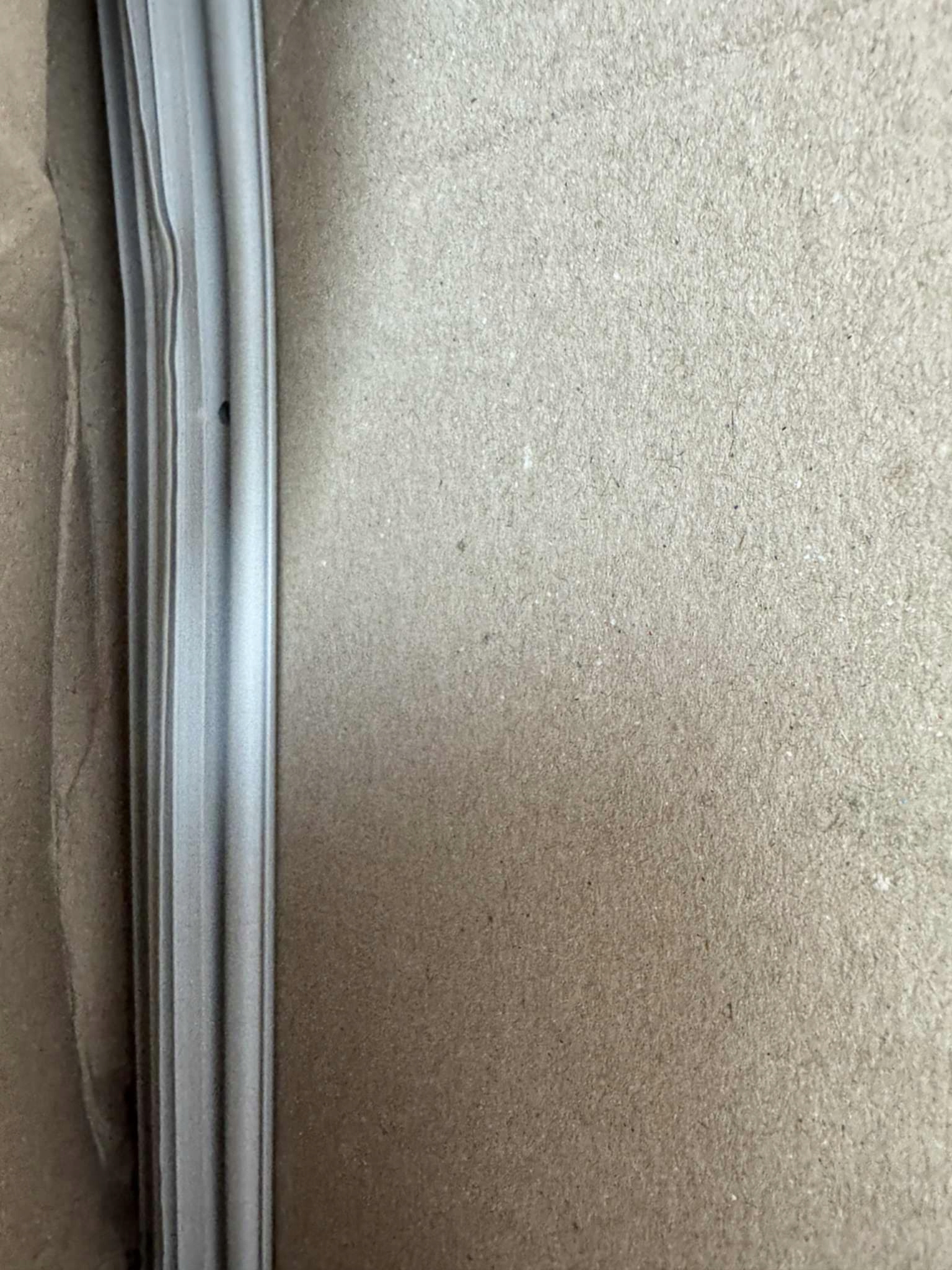 Magnetické těsnění dveří mrazničky Samsung (DA97-05557Y)