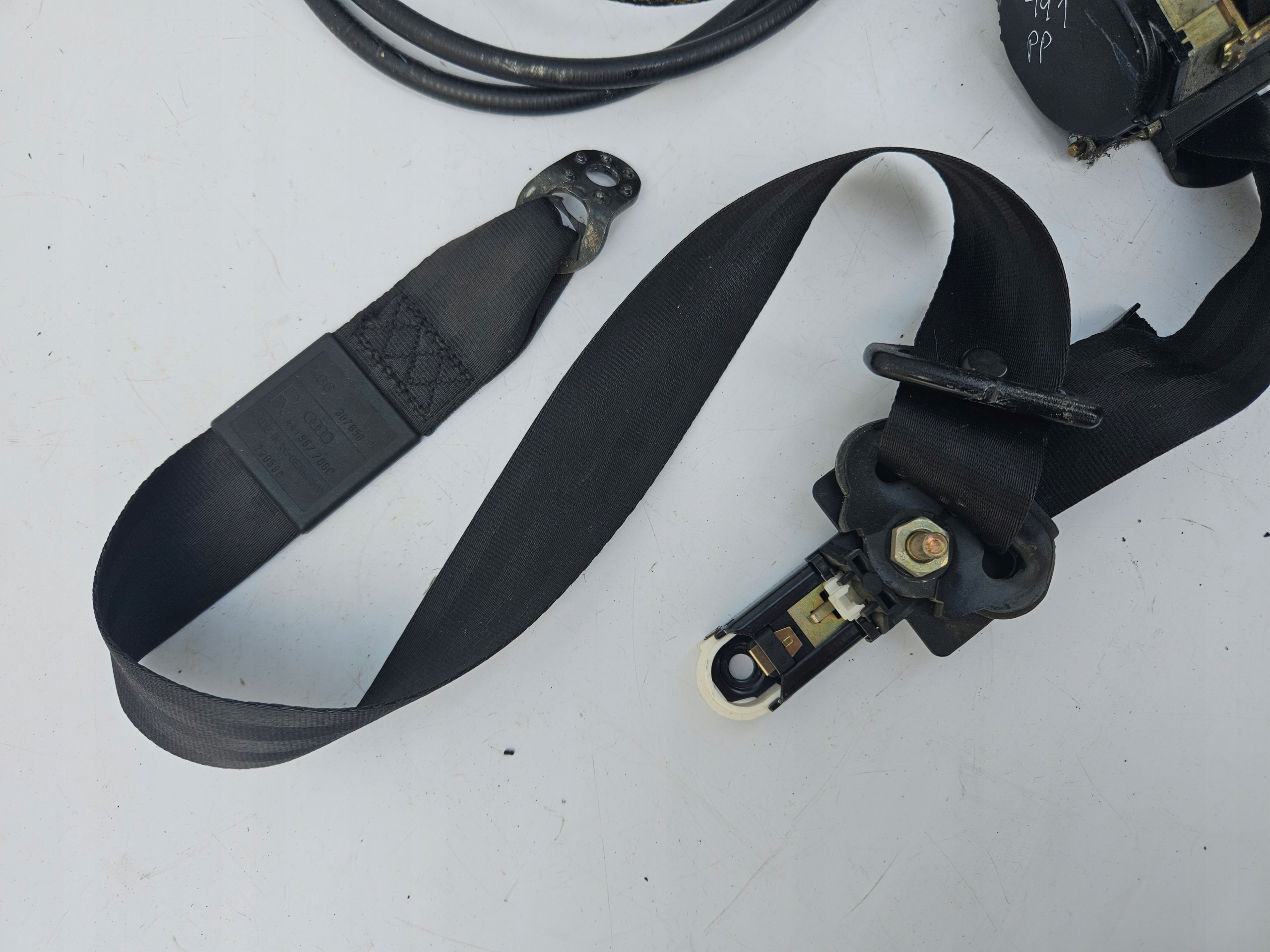 tension belt safety right front front AUDI V8 D11 PROCON-TEN black