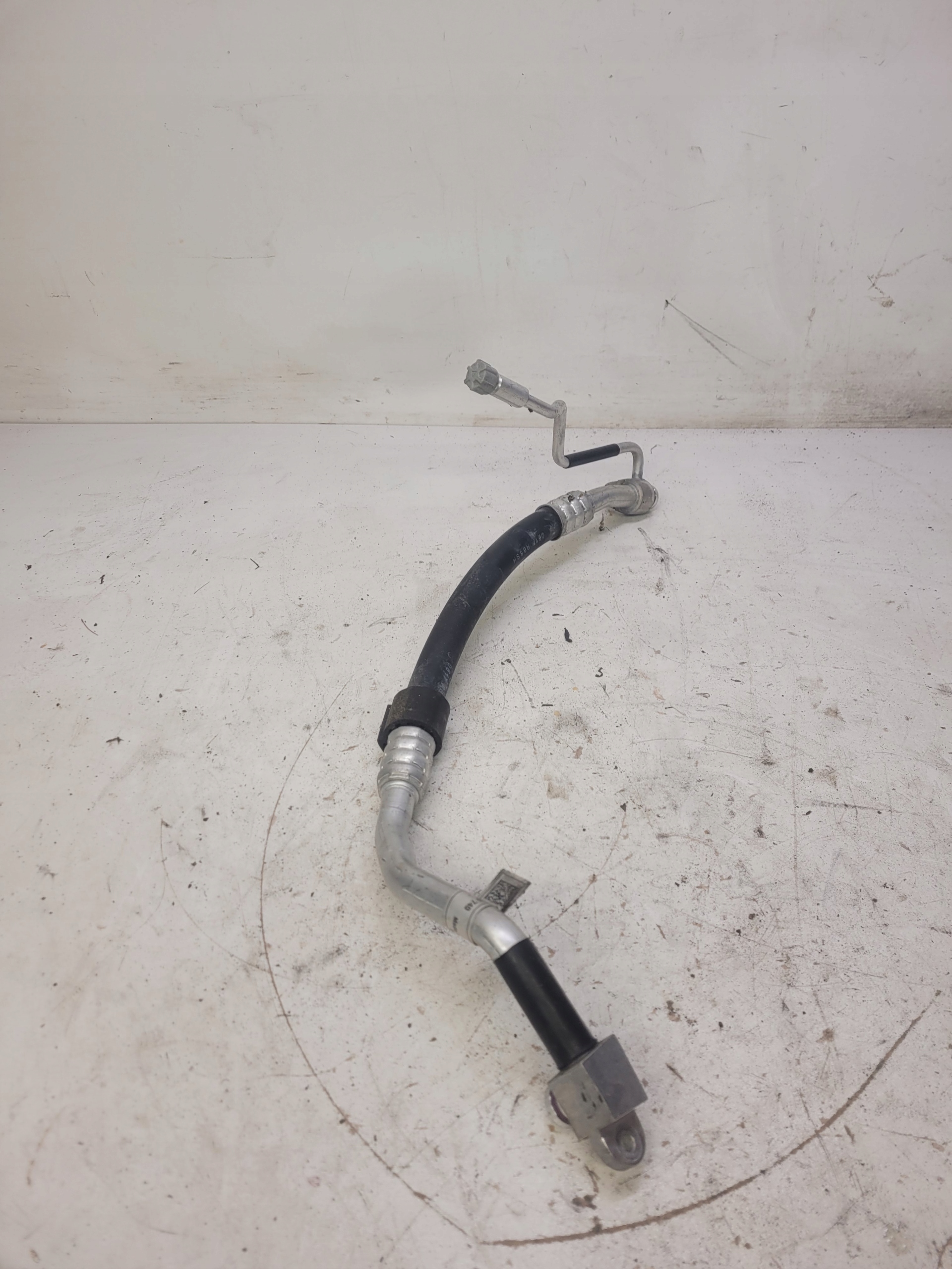 vedení hadice klimatizaci AUDI A4 B9 A5 8W1816740