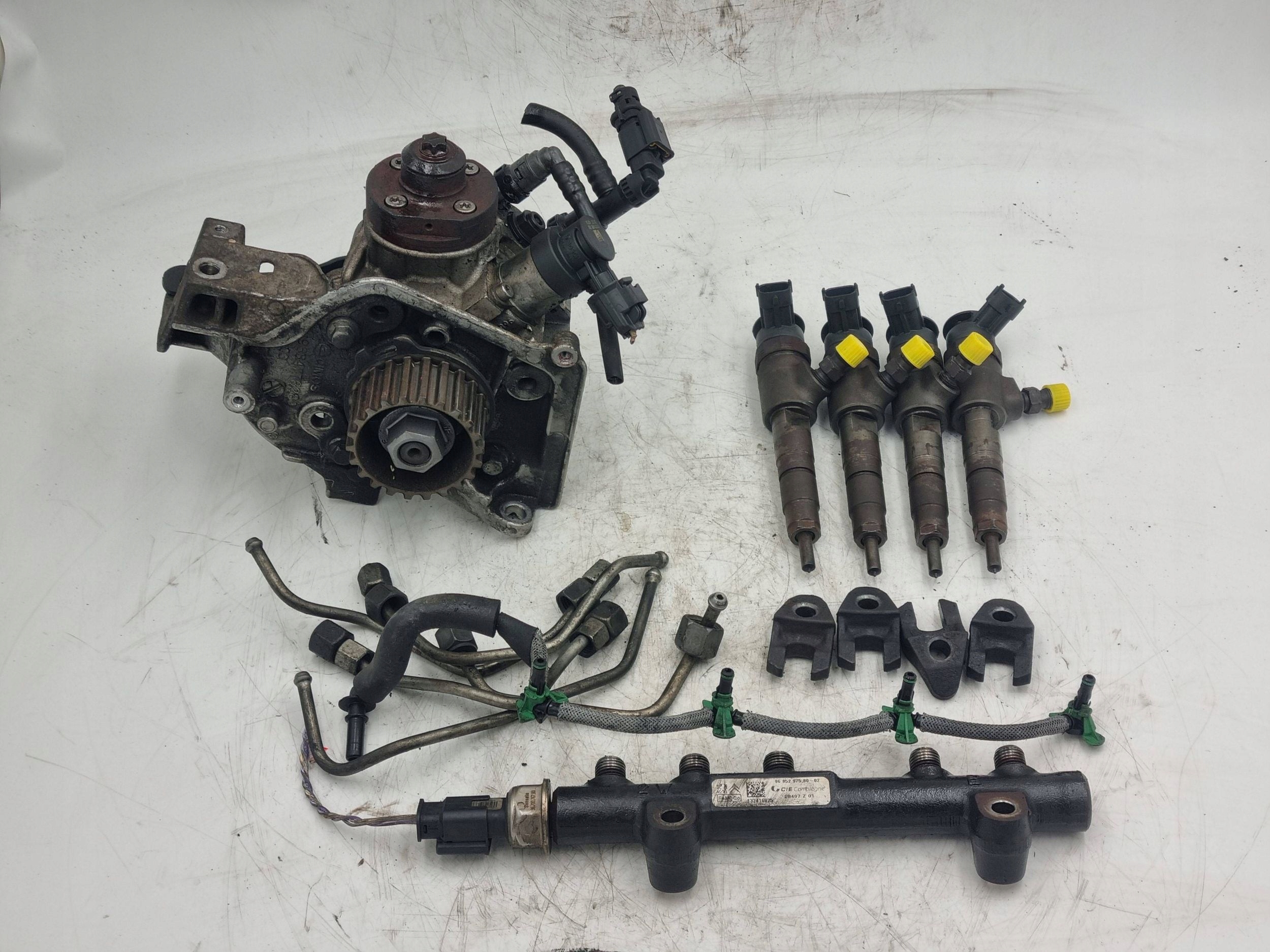 injection pump moulding nozzles running board 1.6 E-hdi 0445010516 0445110340