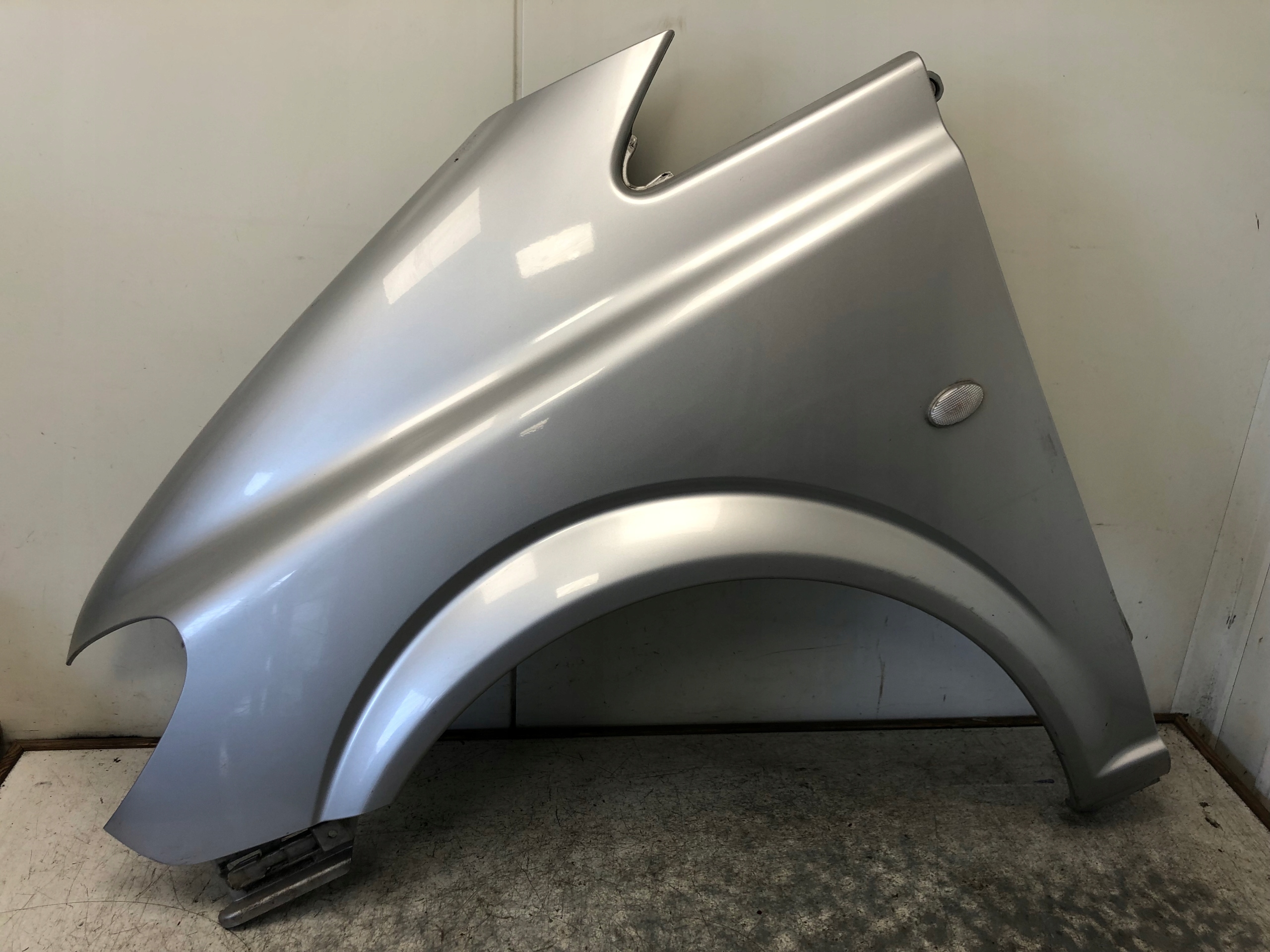 fender left front MERCEDES VITO W639