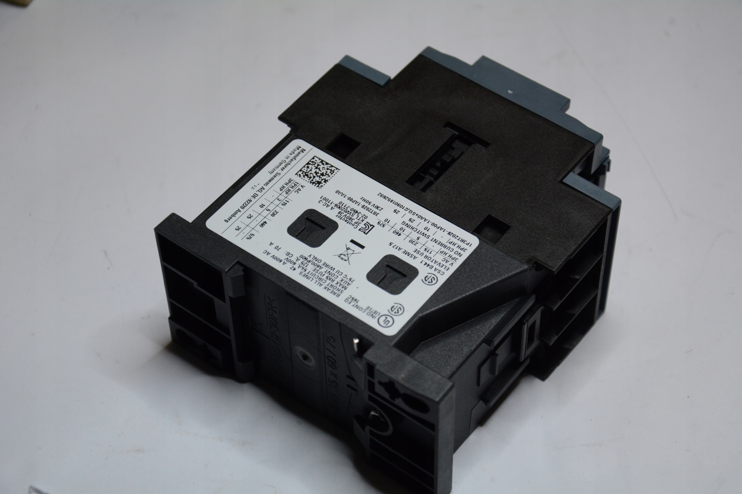 Stycznik Siemens 3RT2028-1AP00-1AA0 Kod producenta 3RT20281AP001AA0