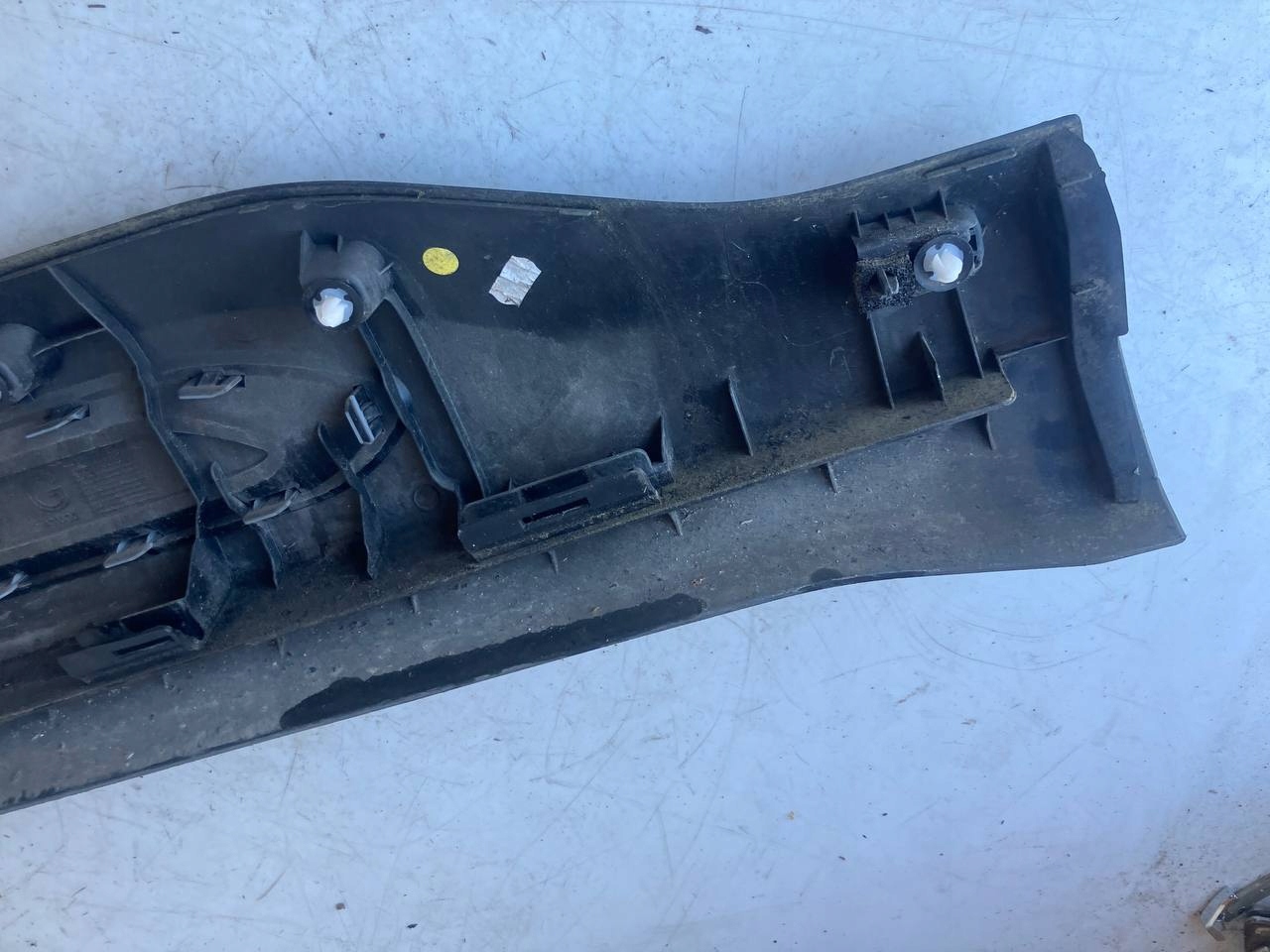 moulding lower door left front CITROEN C4 III 9830660980