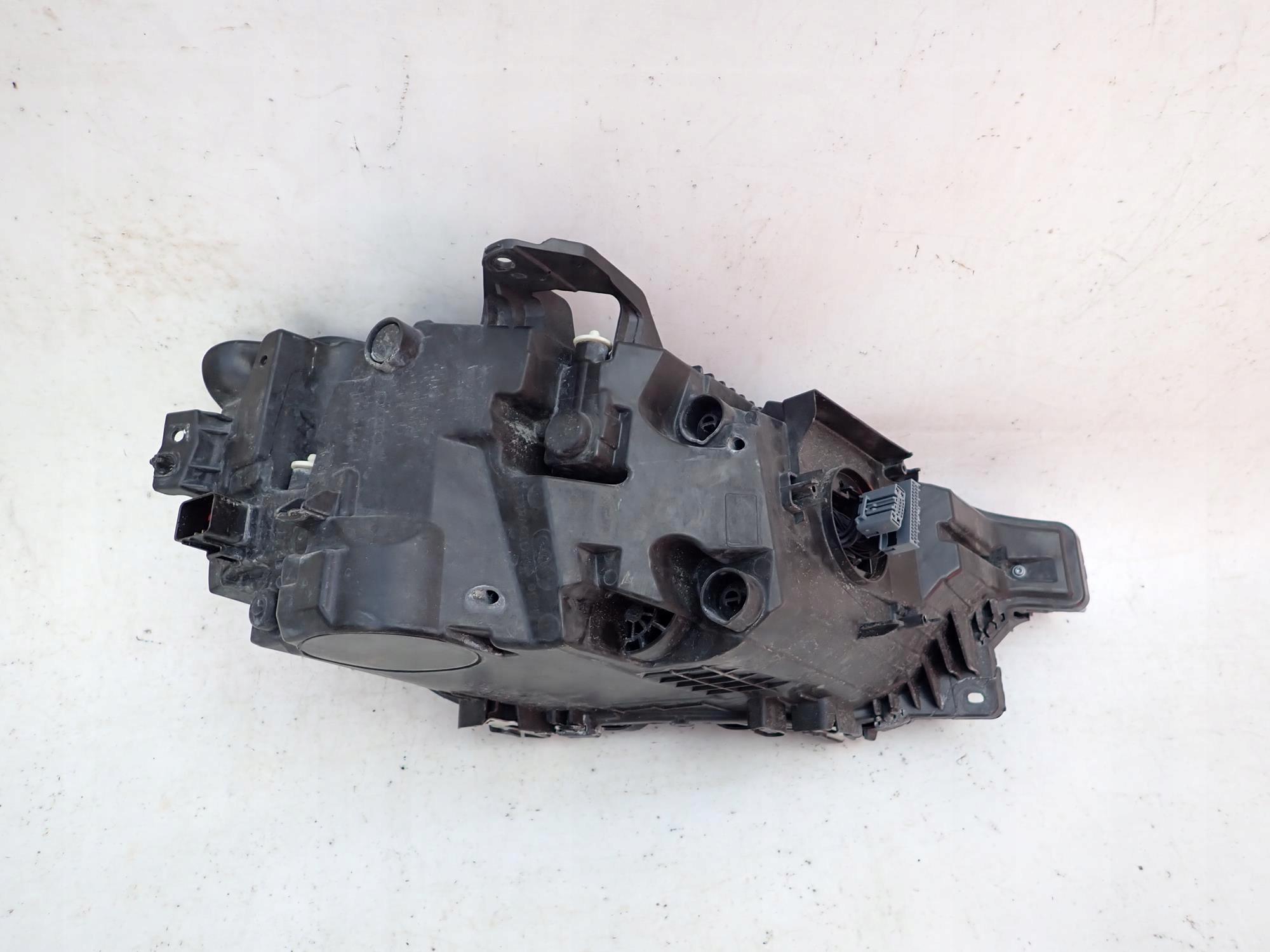 VOLVO XC60 II 2 17-> light front front left