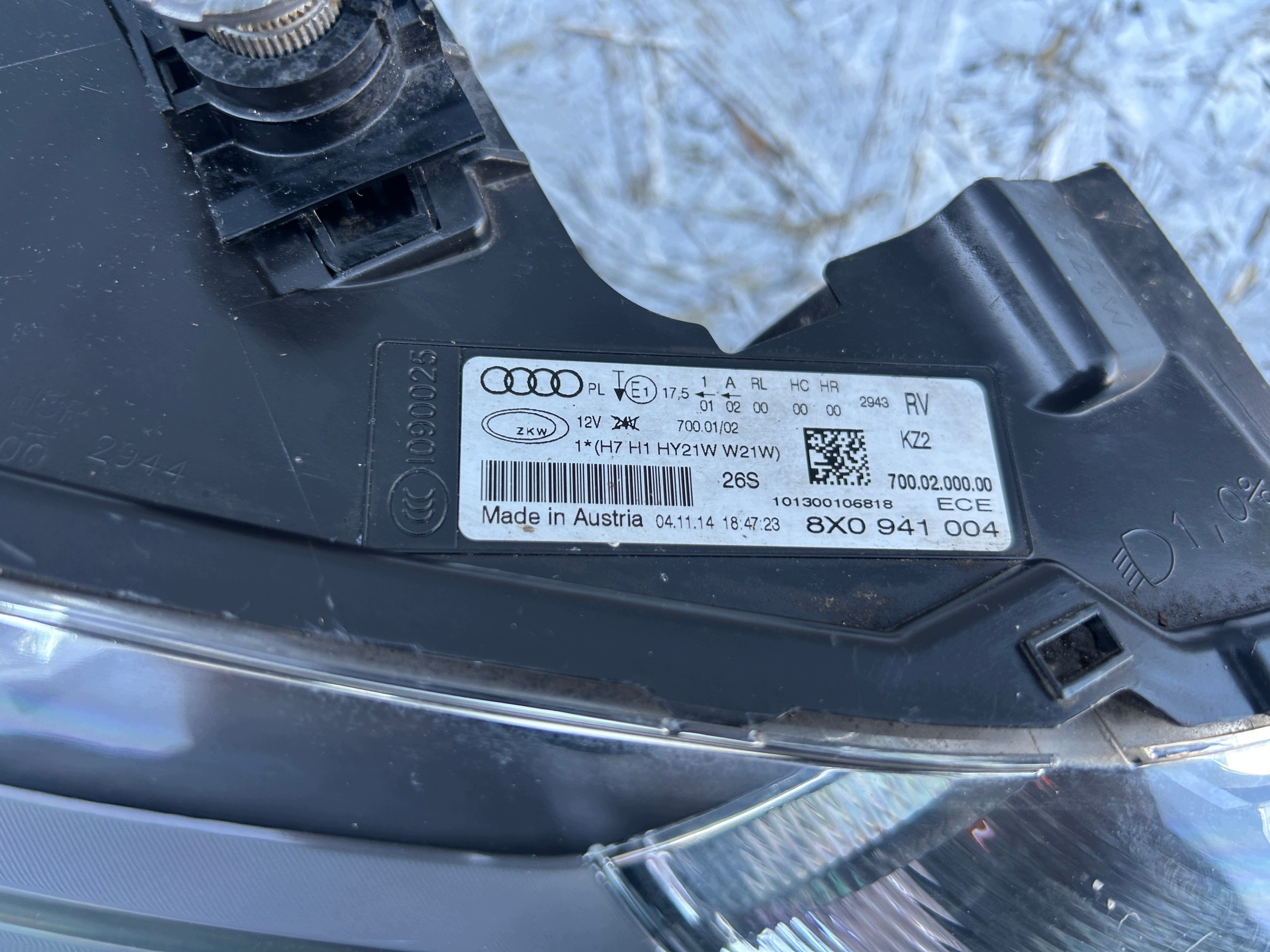 light right front front AUDI A1 and 8X 10-14 8X0941004