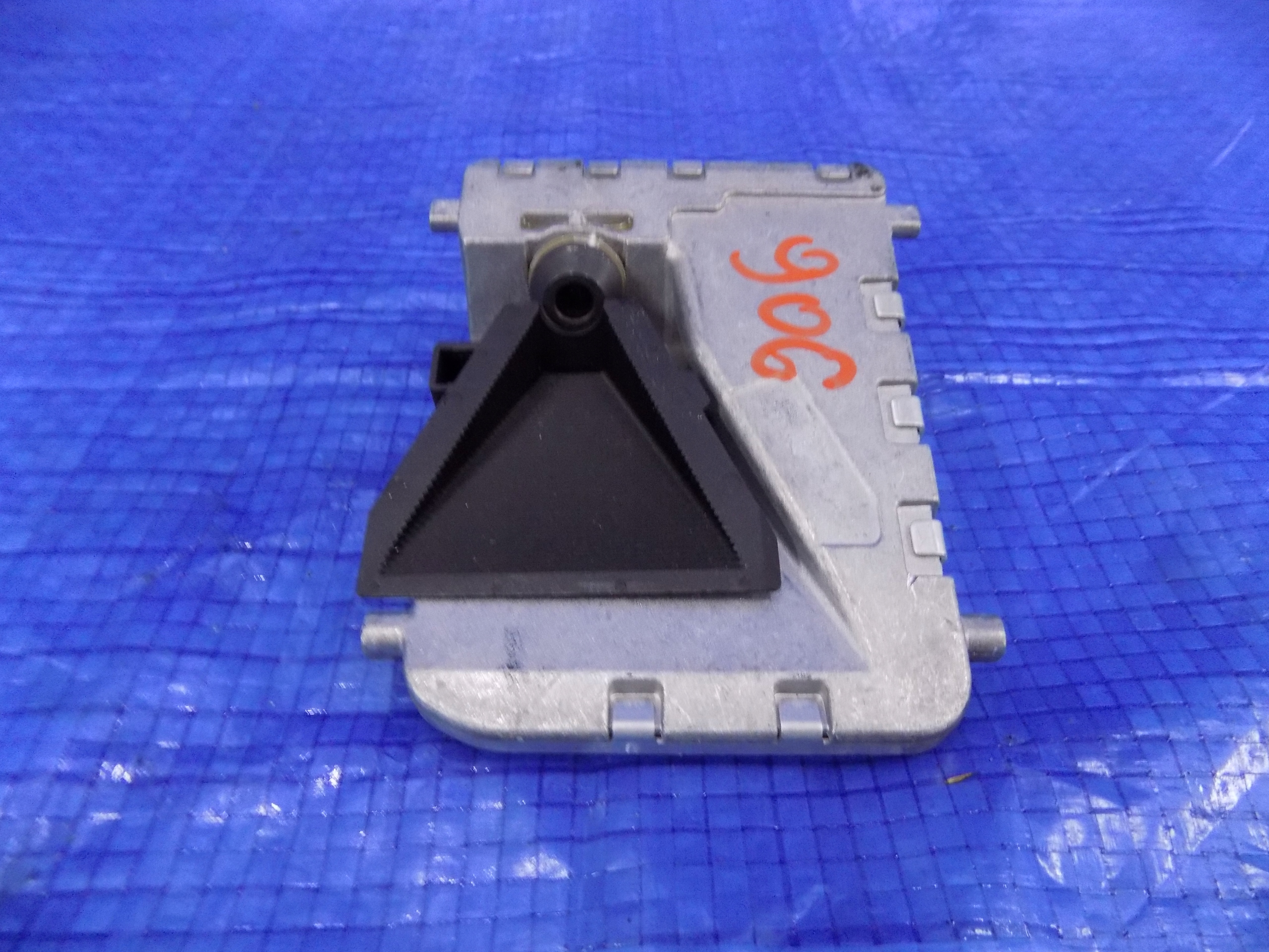 A9069005402 - КАМЕРА ПОМОЩНИК ПОЛОСЫ ДВИЖЕНИЯ MERCEDES SPRINTER 906