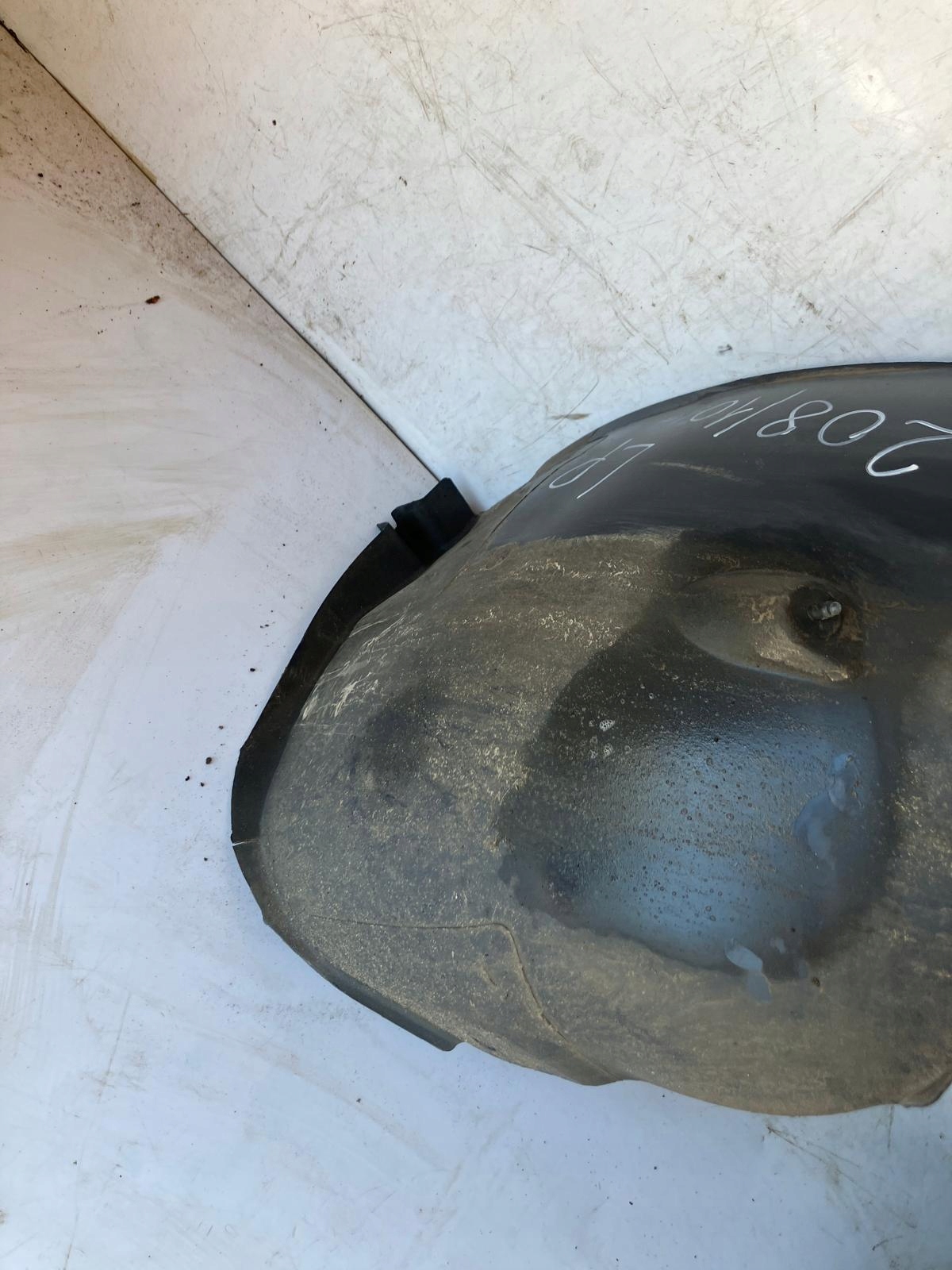 podblatník levý předek PEUGEOT 208