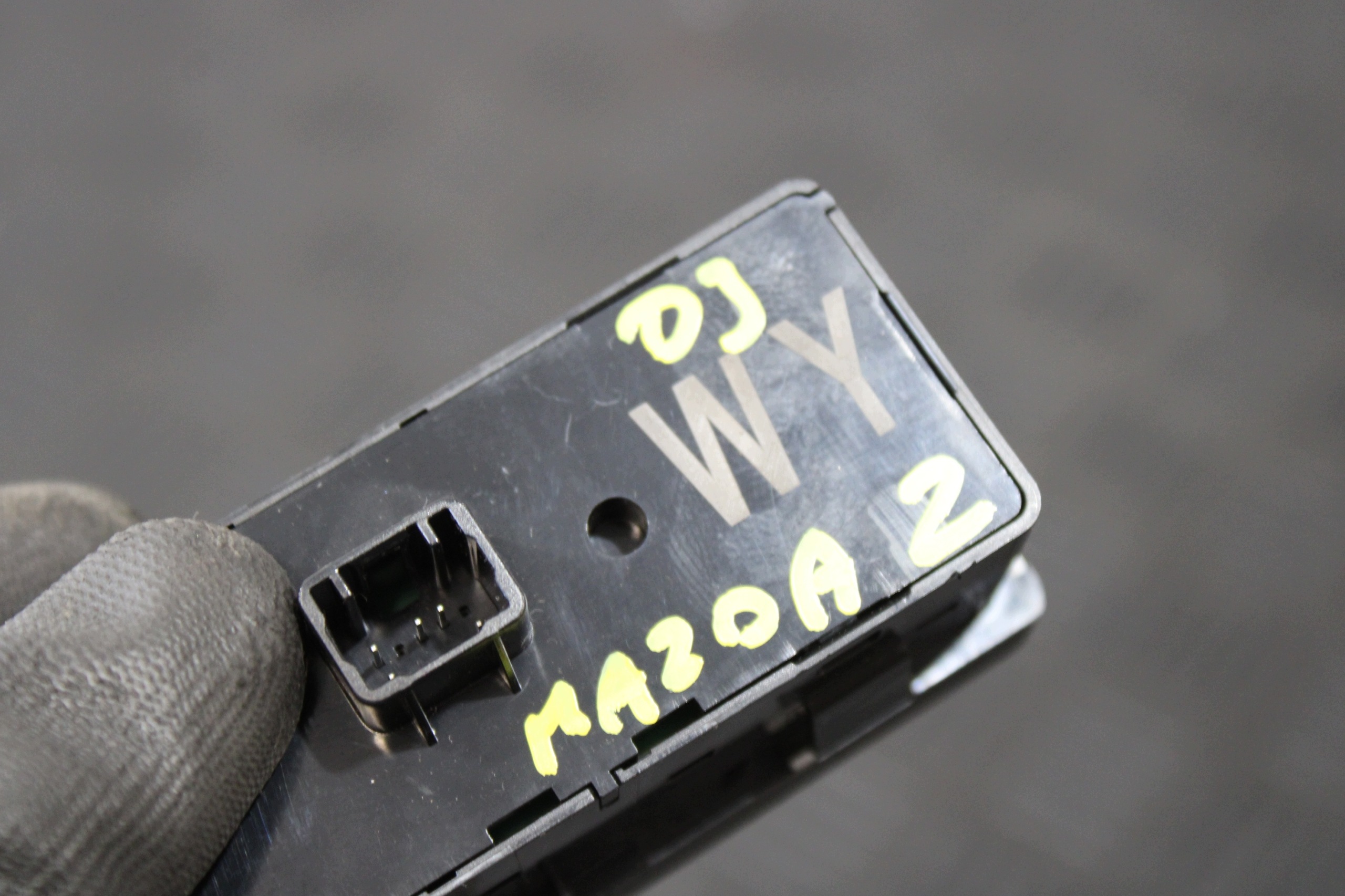 PANEL switch running board and-STOP 66170A MAZDA 2 II DJ LIFT