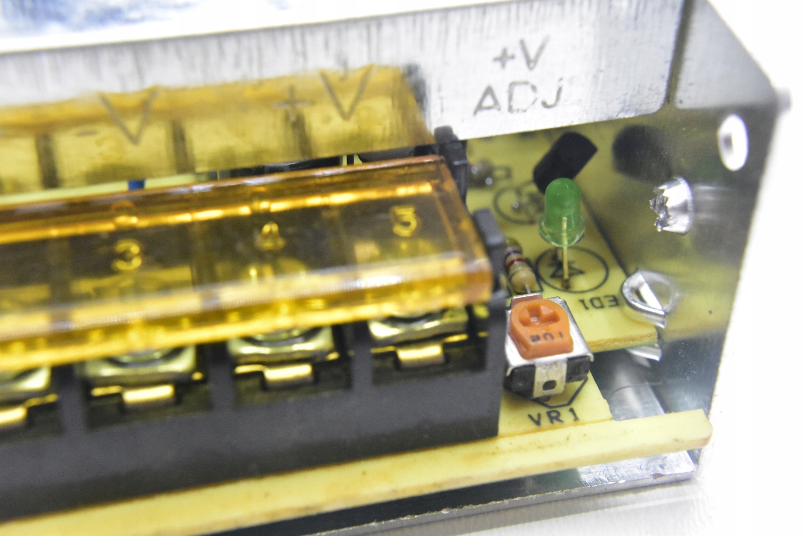 Zasilacz 12 V 5A 60W IP20 do LED, kamer, alarmów Model S-60-12