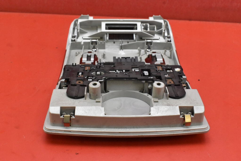 light lighting of the interior front 8E0947565 AUDI A4 B7 04-08