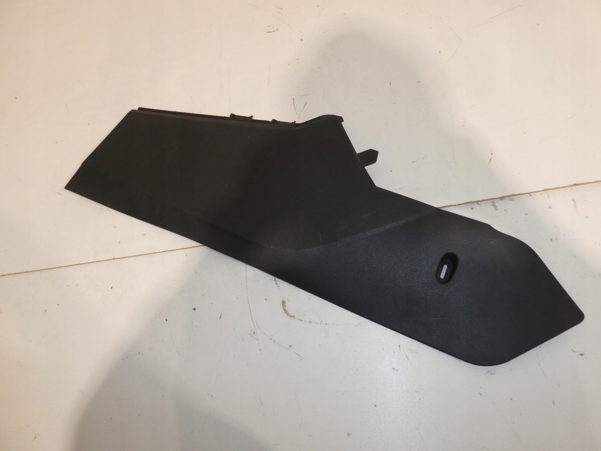 kryt obal TUNELU pravá 2K8863046 VW CADDY