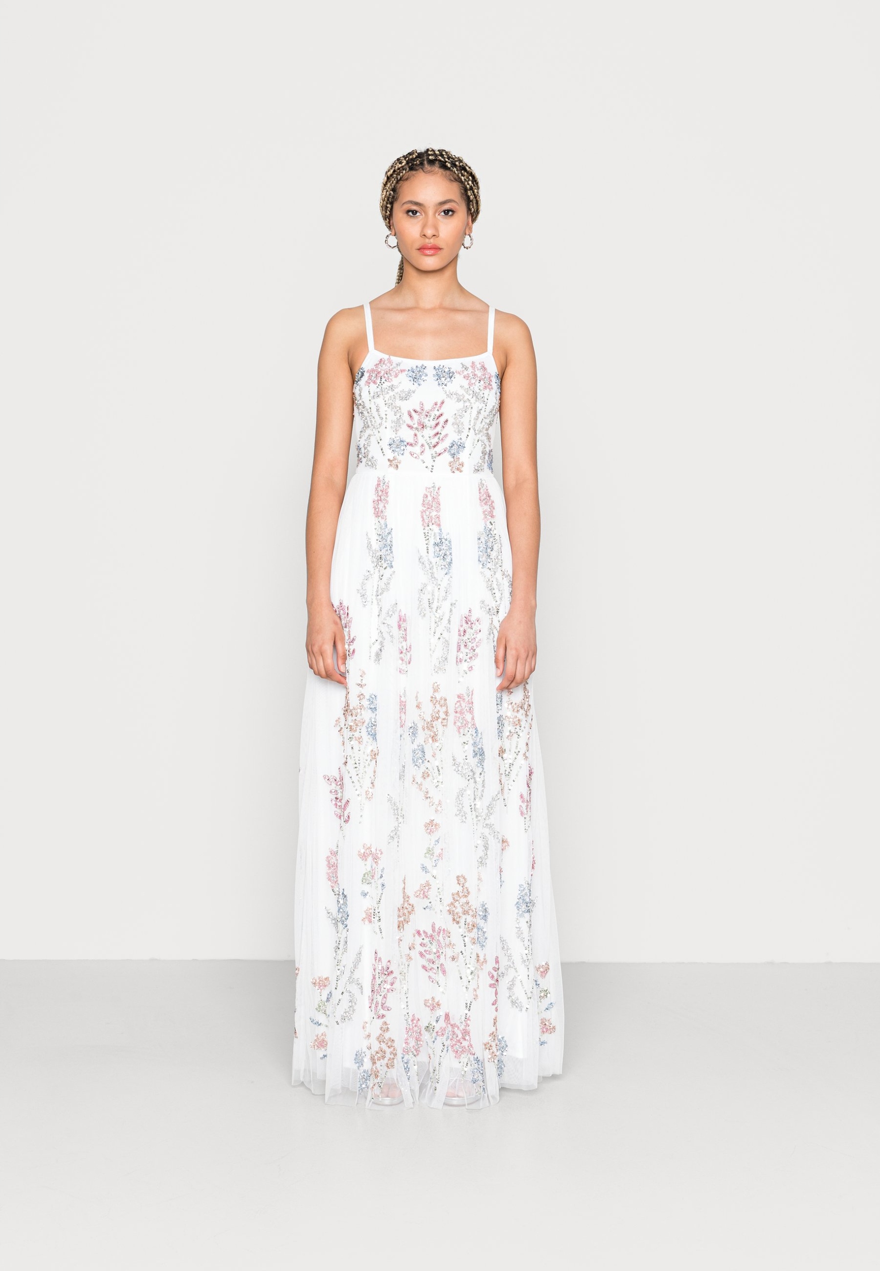 Maxi Šaty Maya Deluxe 40 s flitrovaným vzorem