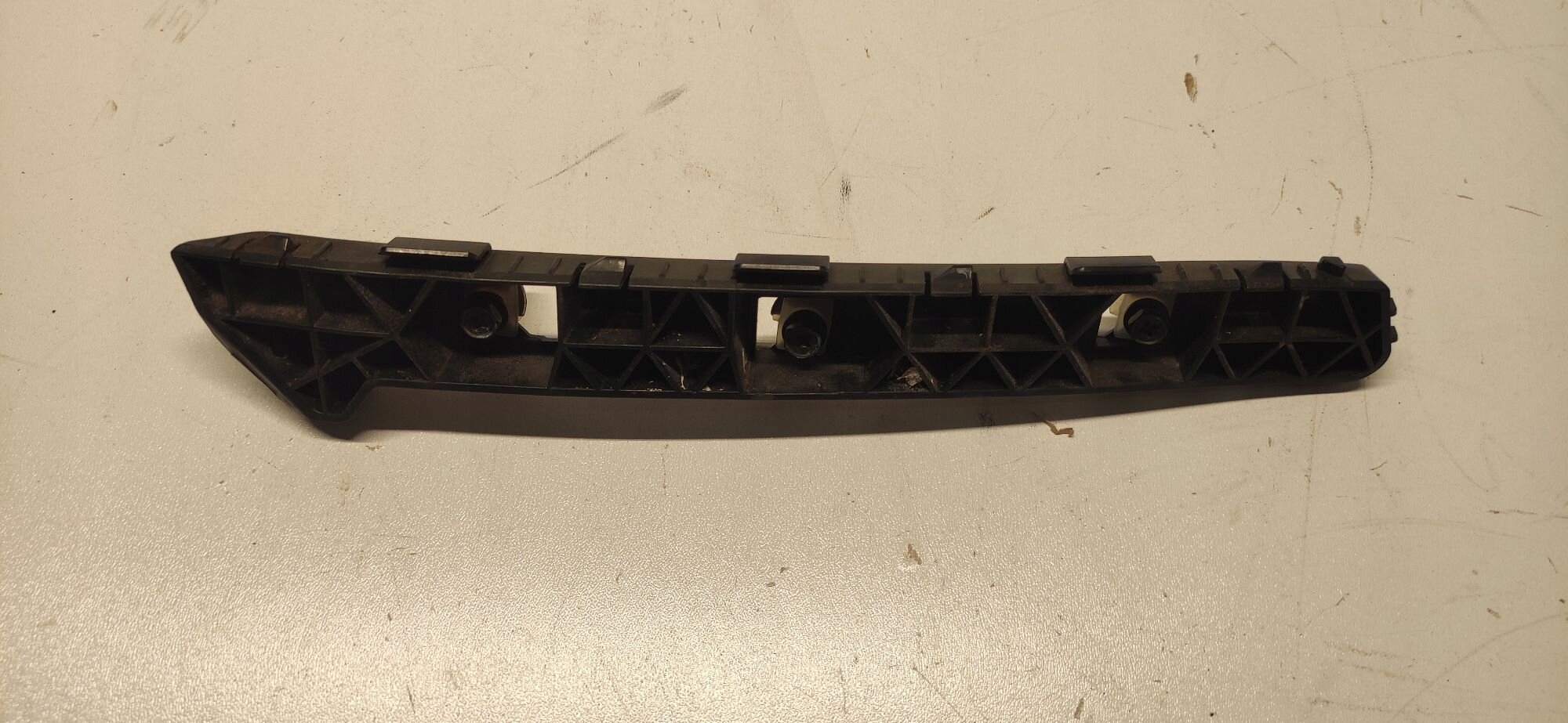 HYUNDAI I20 II 3D COUPE bumper bracket left rear part holder 86615-C8300