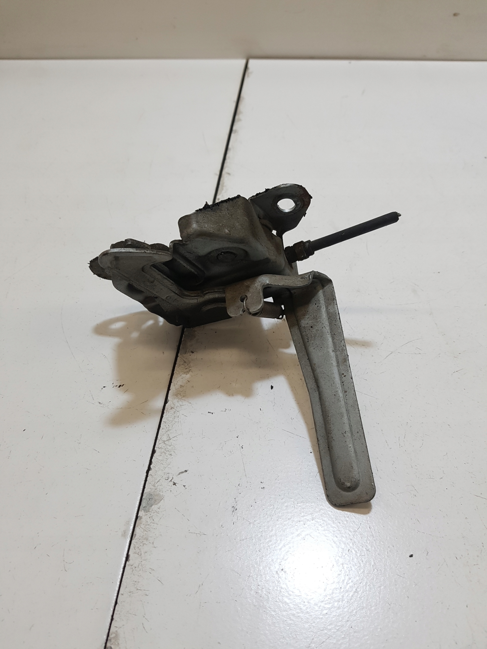 lock PRZEDNIEJ bonnets SUZUKI SWIFT 4