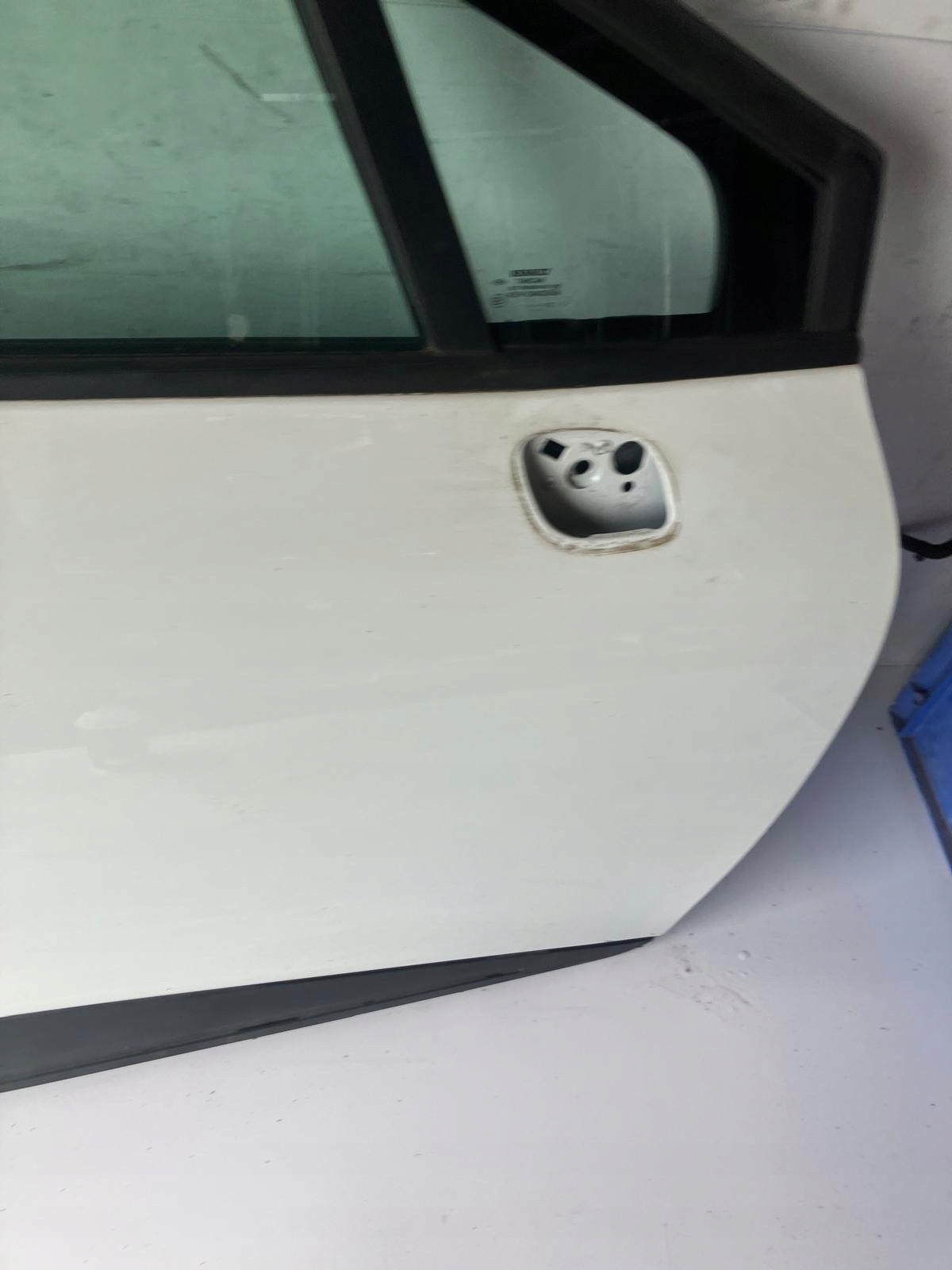 dveře pravý předek CLIO IV DV369