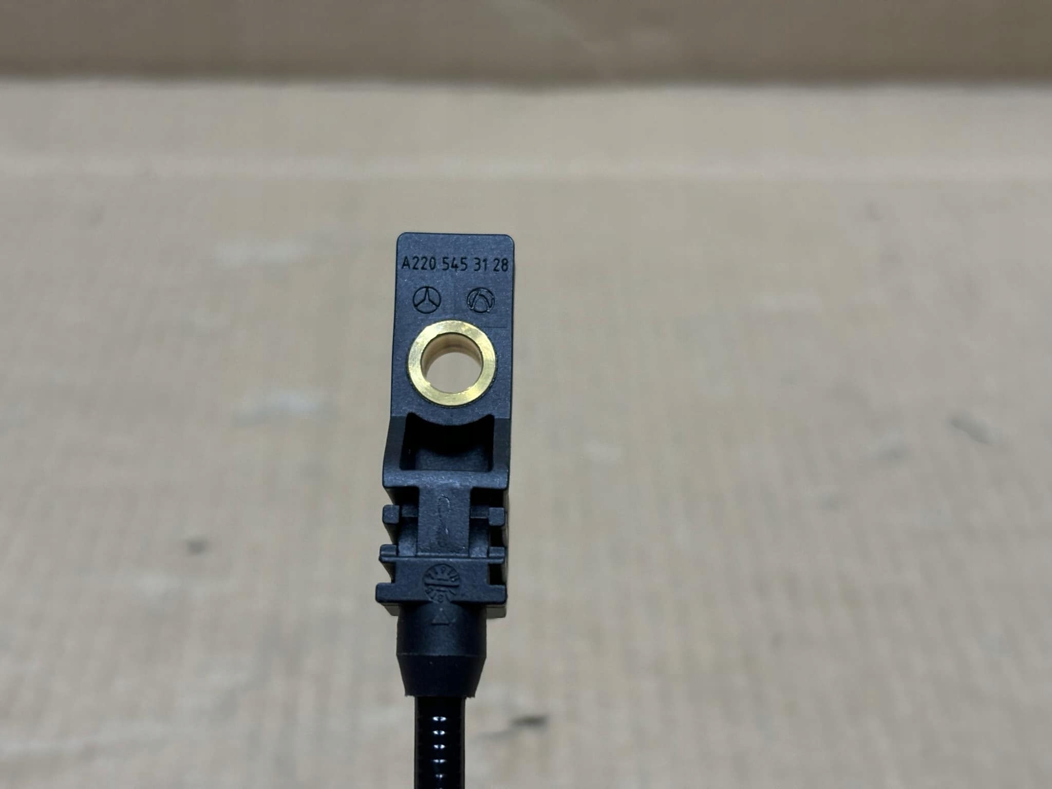 Sensor ABS heck MERCEDES C KLASA W204 A2205453128