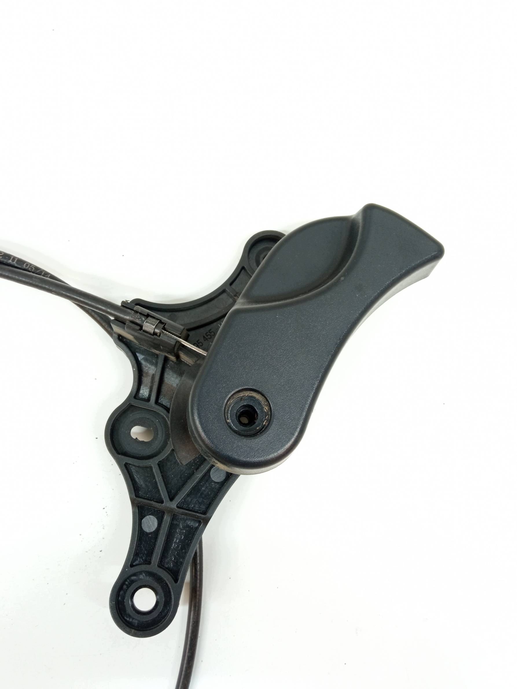 handle inner bracket of the opening bonnets handle Bmw Seria 6 F06 Gran Coupe