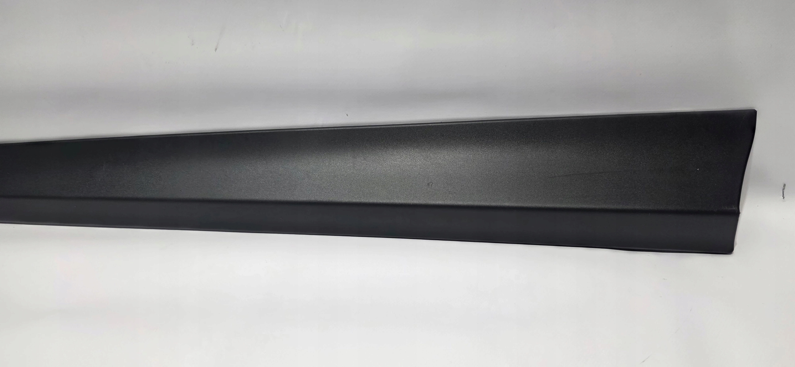 moulding door left front LEXUS LBX 23- original 75074-52050