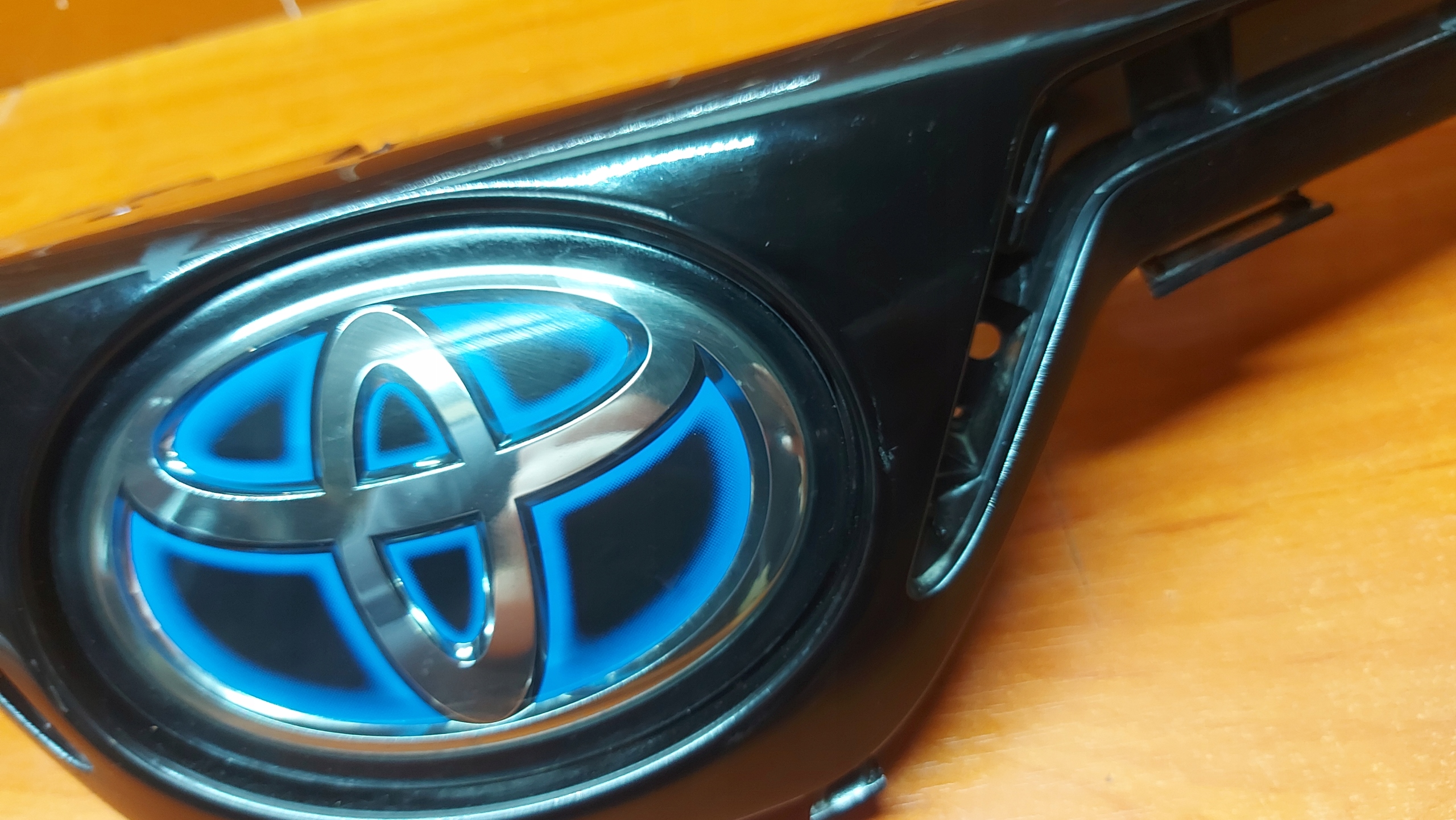 grill grille of a bumper front front TOYOTA COROLLA E21 sedan 19