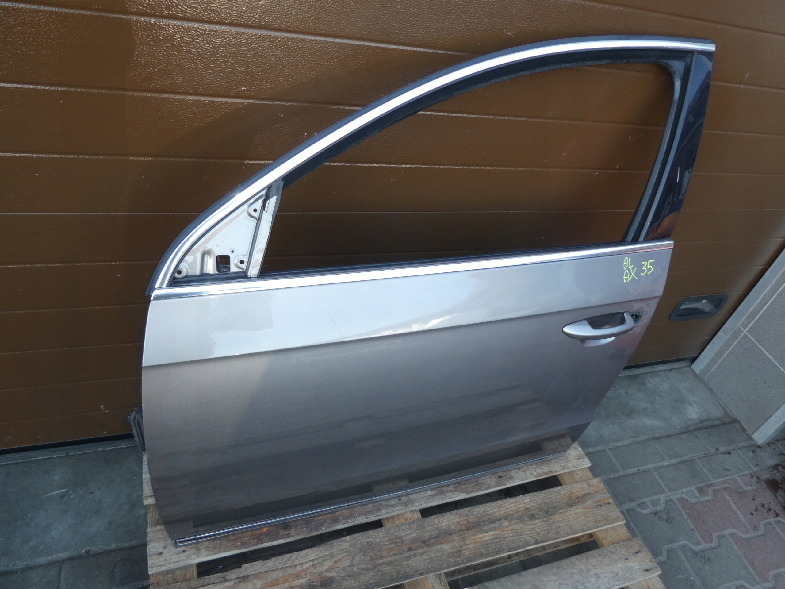 VW PASSAT B7 KOMBI door left front complete