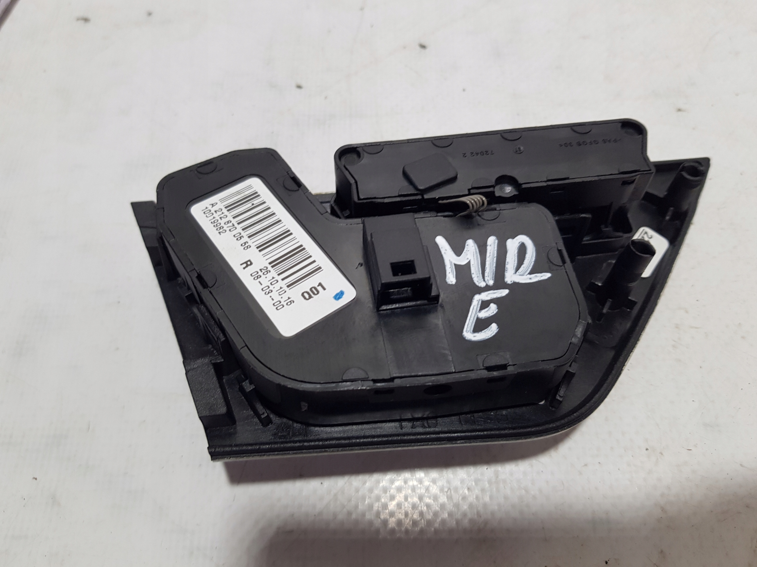 PANEL SITZ rechts MERCEDES W212 CLS W218 2128700558