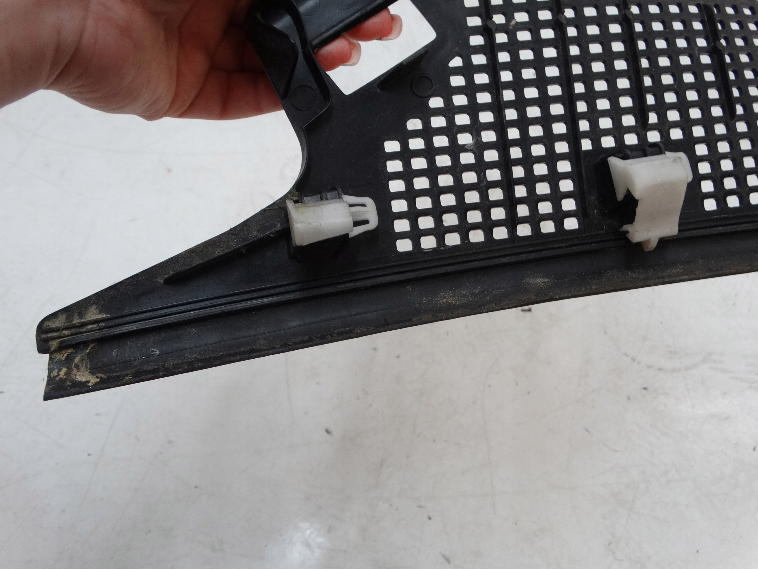 corner under the window left RENAULT SCENIC III MEGANE III 668630009R