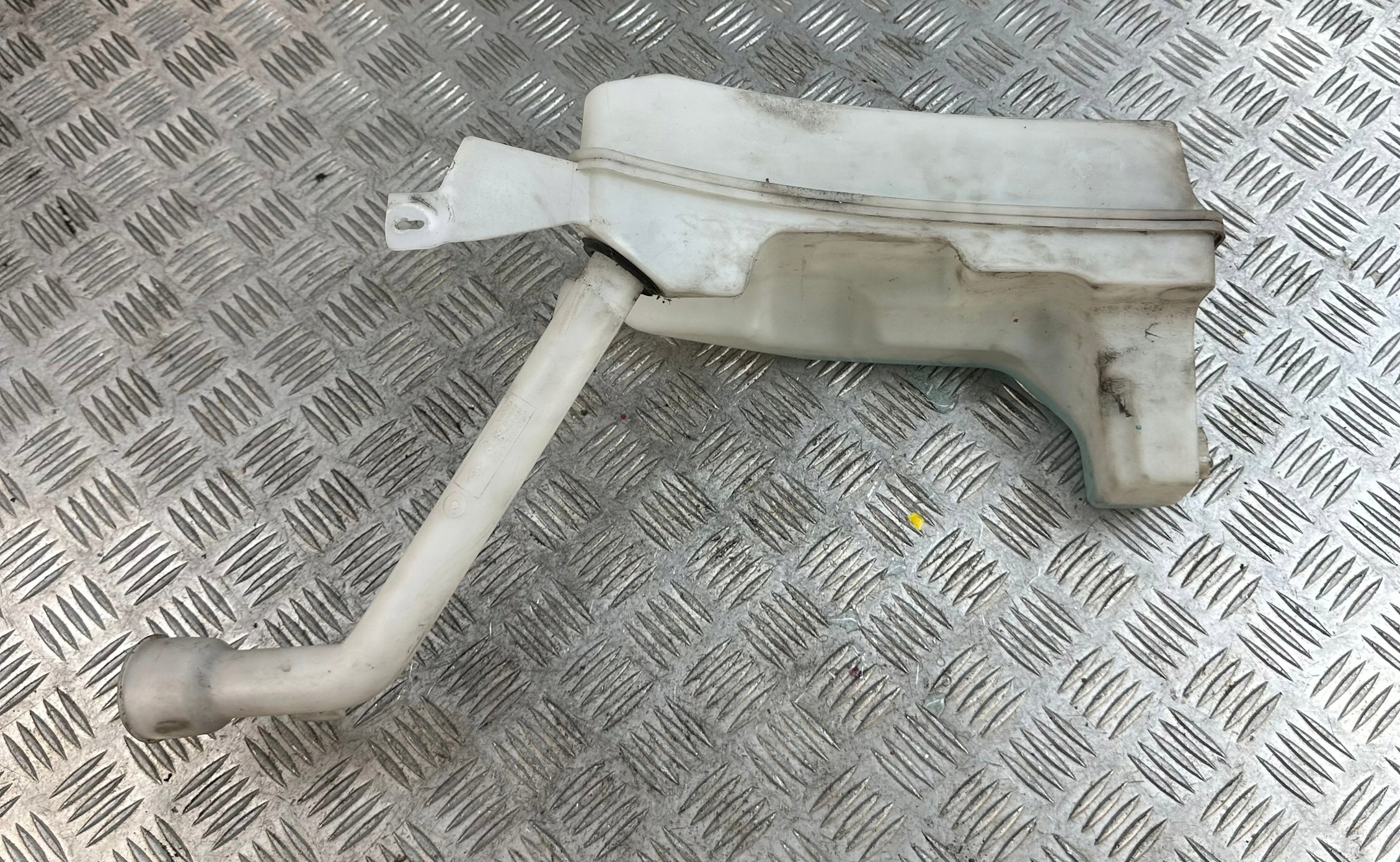 RENAULT CLIO IV 4 washer fluid tank Z pump 289107623