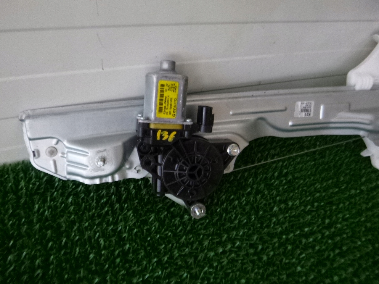 HYUNDAI KONA 17- window regulator left 83401-J9000