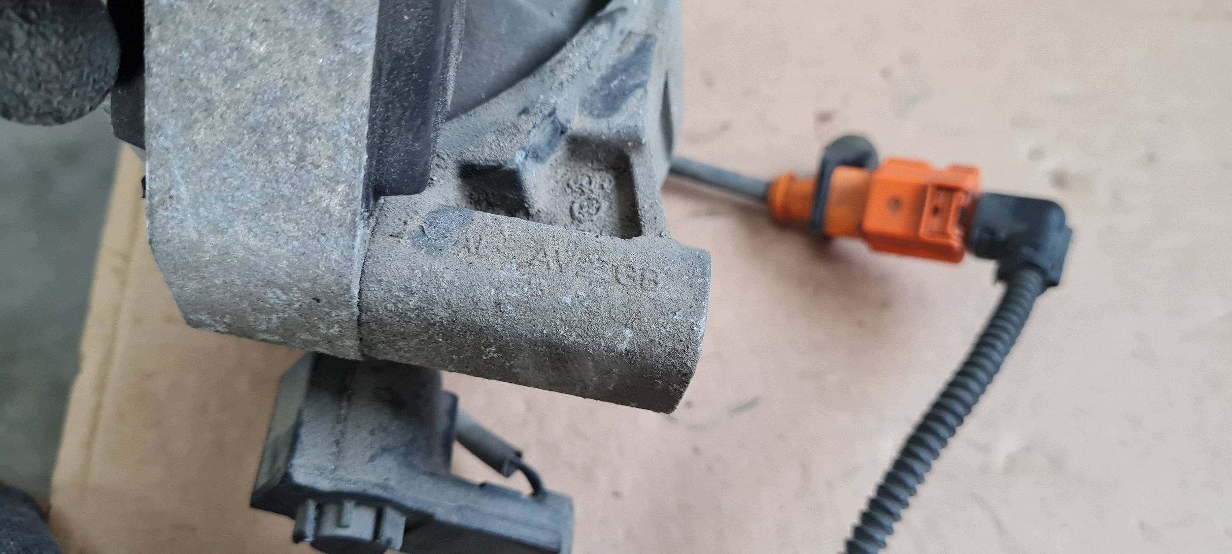 A7 4G engine mount left 3.0 TDI CDU 4G0199381LG A6 C7 4G