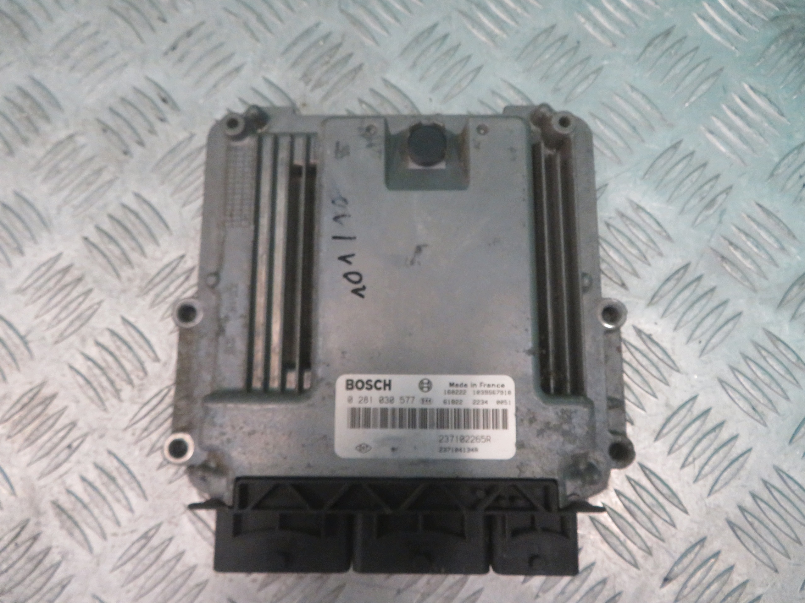 computer control unit of the engine RENAULT MASTER OPEL MOVANO 2.3 16R 0281030577