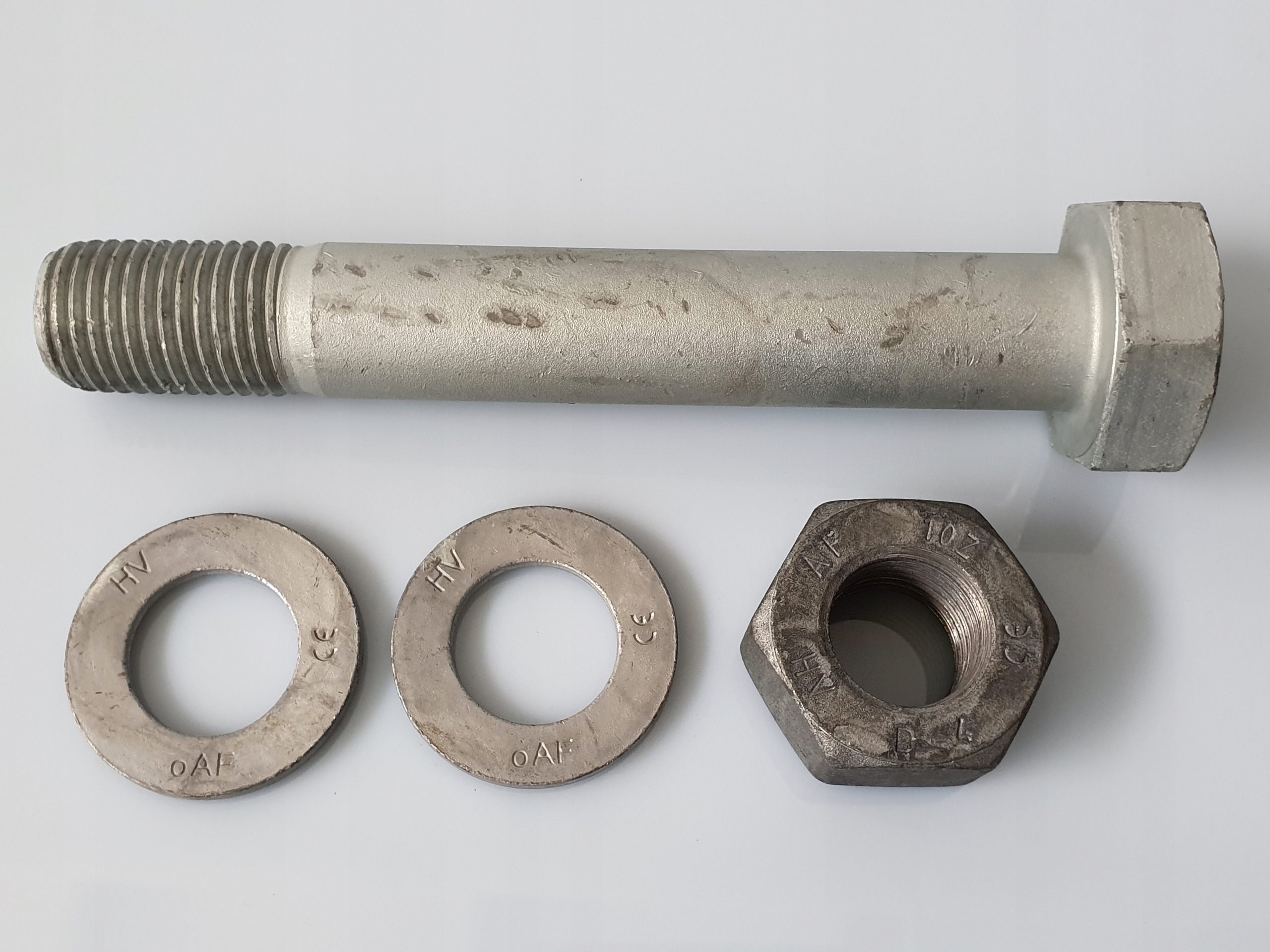 ŚRUBA HV M36 x 235 10.9 Z NAKRĘTKĄ I PODKŁADKAMI Rodzaj inny