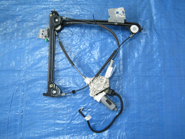R230 SL window regulator left A2308200942