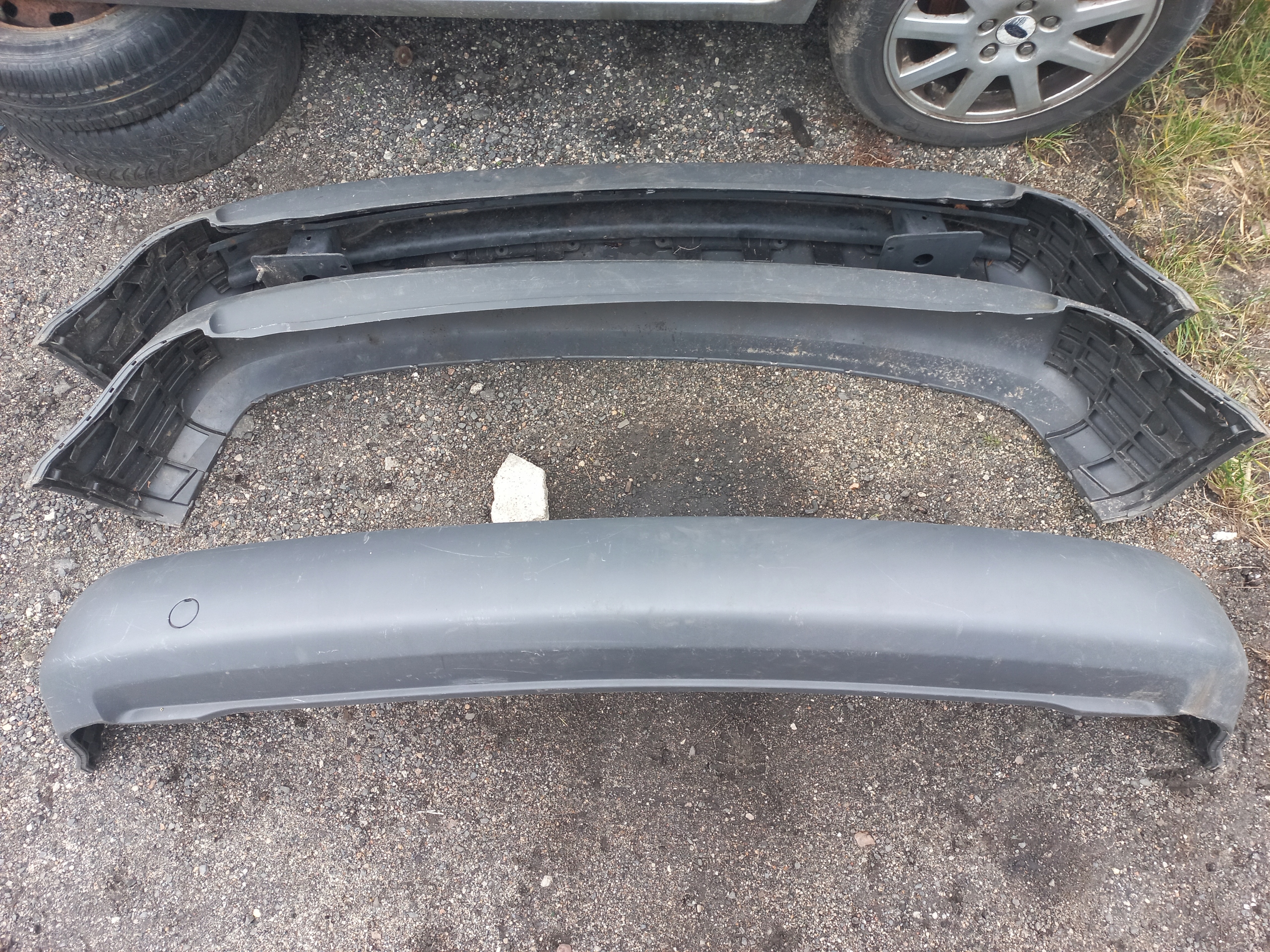 VW CADDY III 04-10 ZDERZAK TYŁ 2K0807363