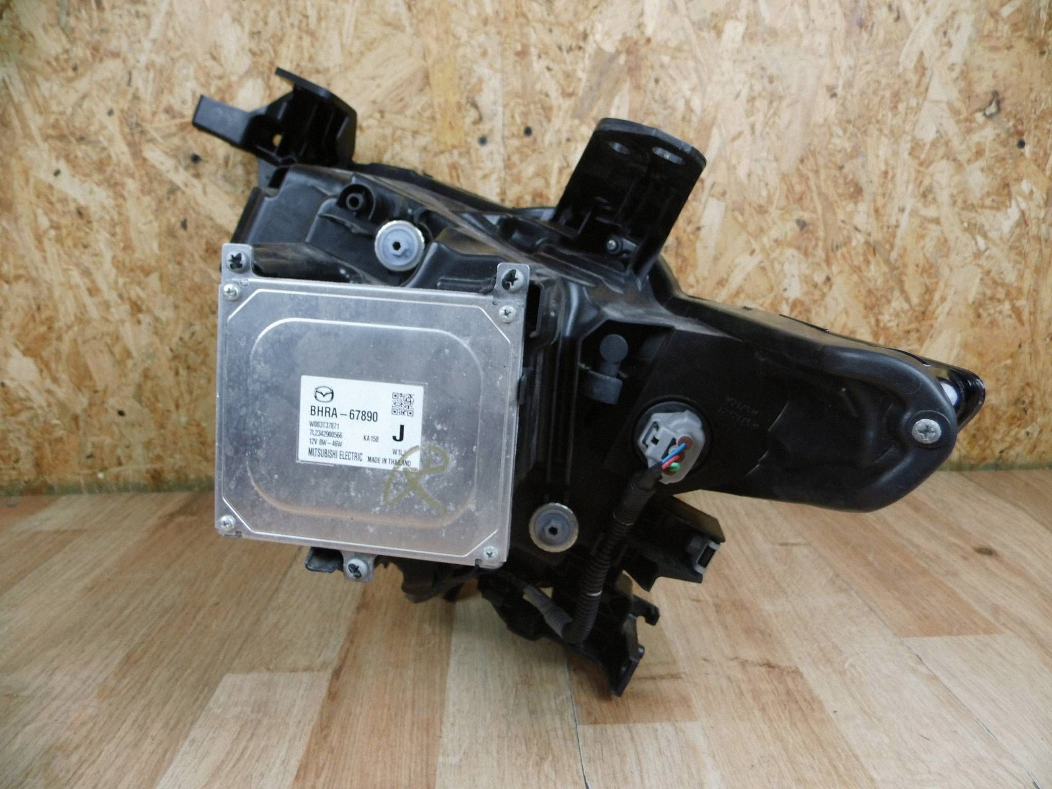 Mazda 3 BP 2019+ light right front front right BHRA67890
