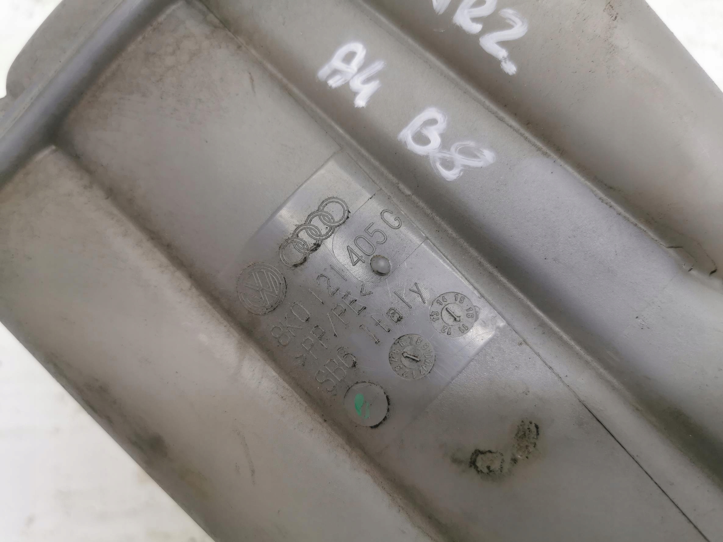Scheibenwaschbehälter AUDI A4 B8 2.7 V6 8K0121405C