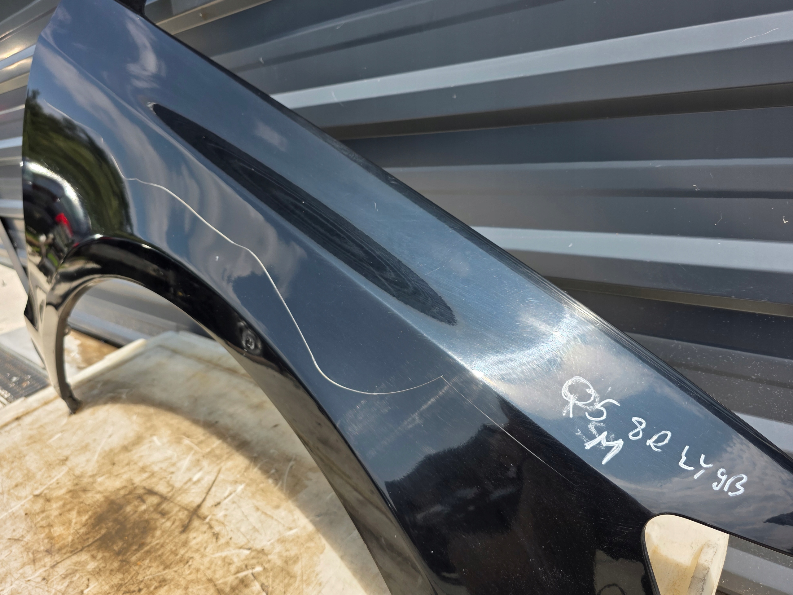 fender right front AUDI Q5 8R 2011-2016 LY9B