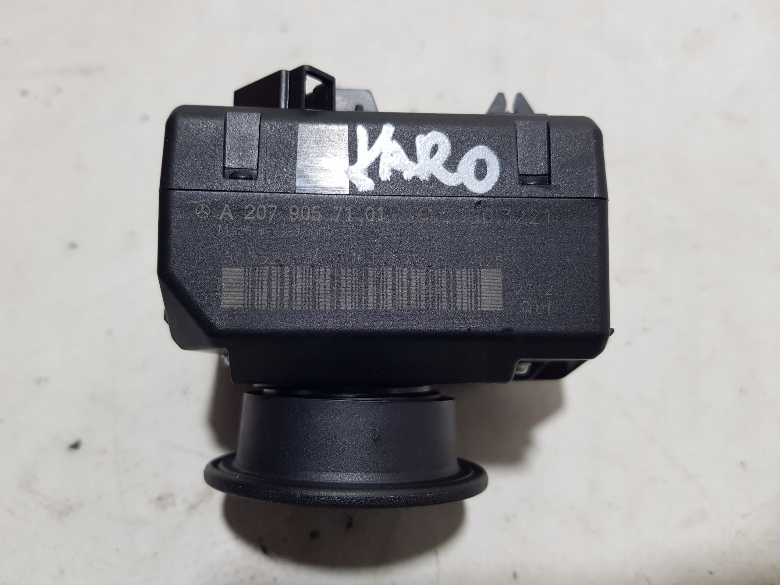 ignition +2X key MERCEDES W207 2079057101