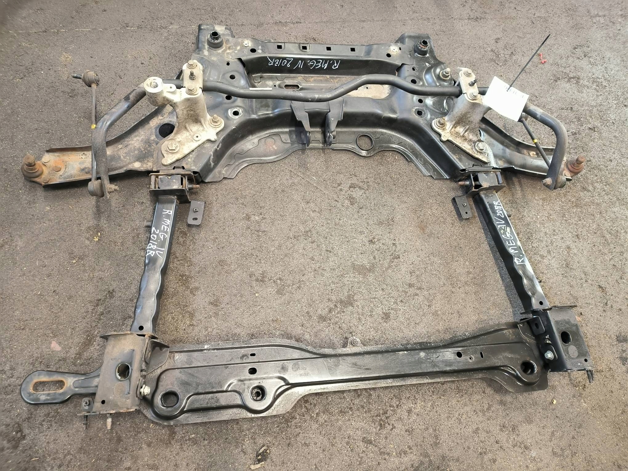 SANKI PRZEDNIE RENAULT MEGANE IV LIFT