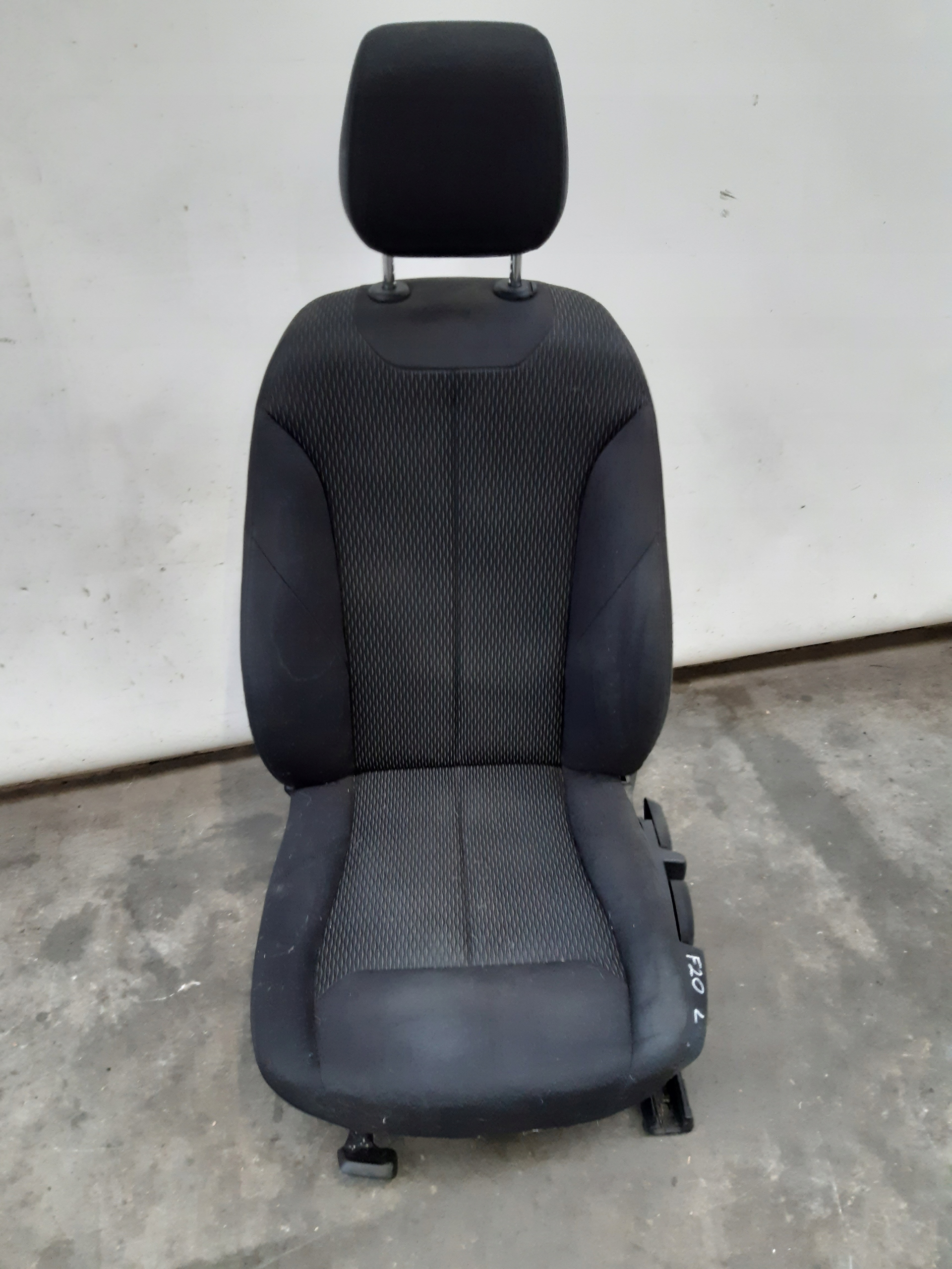 Sitz grzany links BMW F20