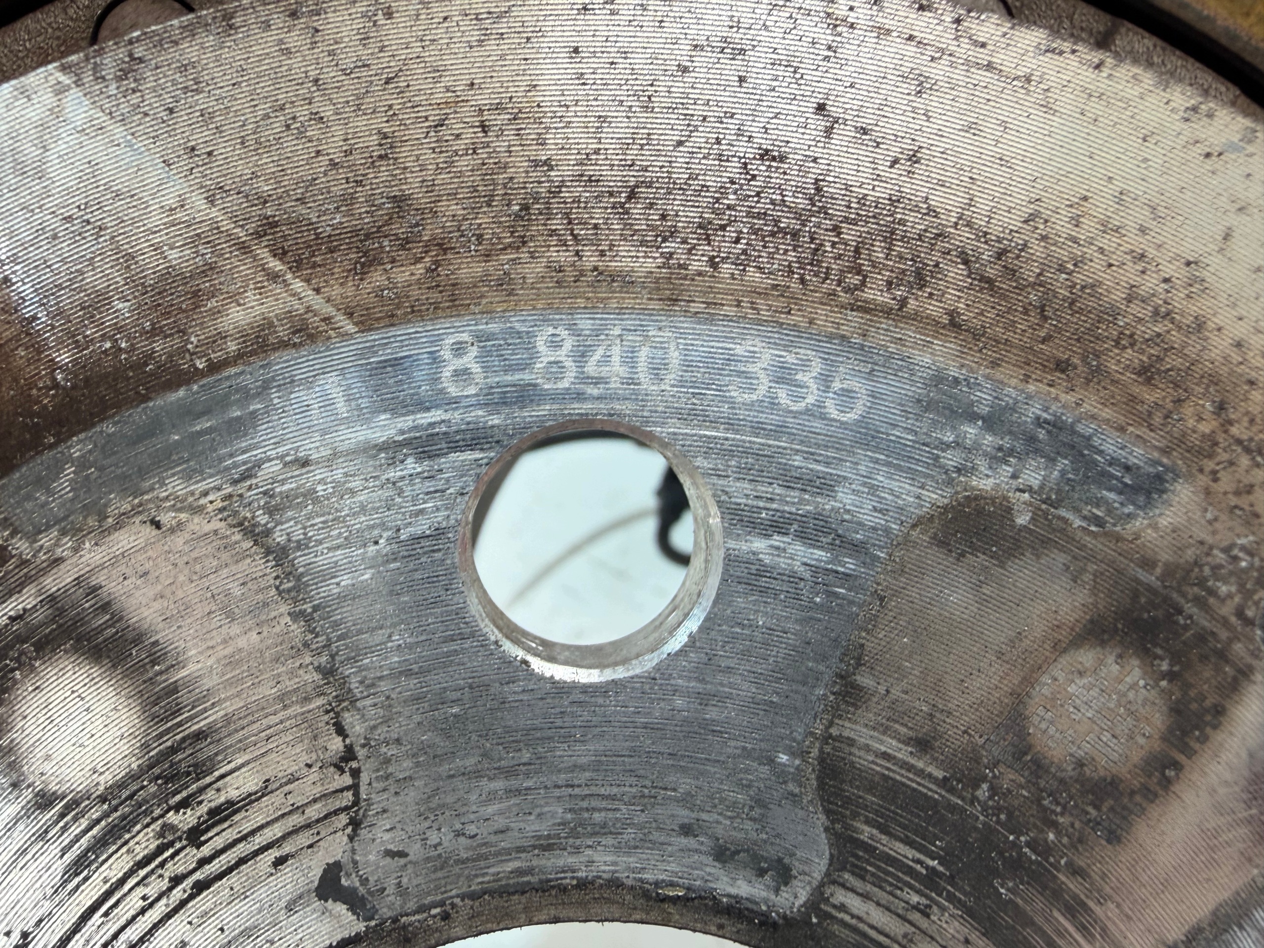 třmeny kotuče plotýnky BREMBO m-packet BMW XM G09 8840335 6899173