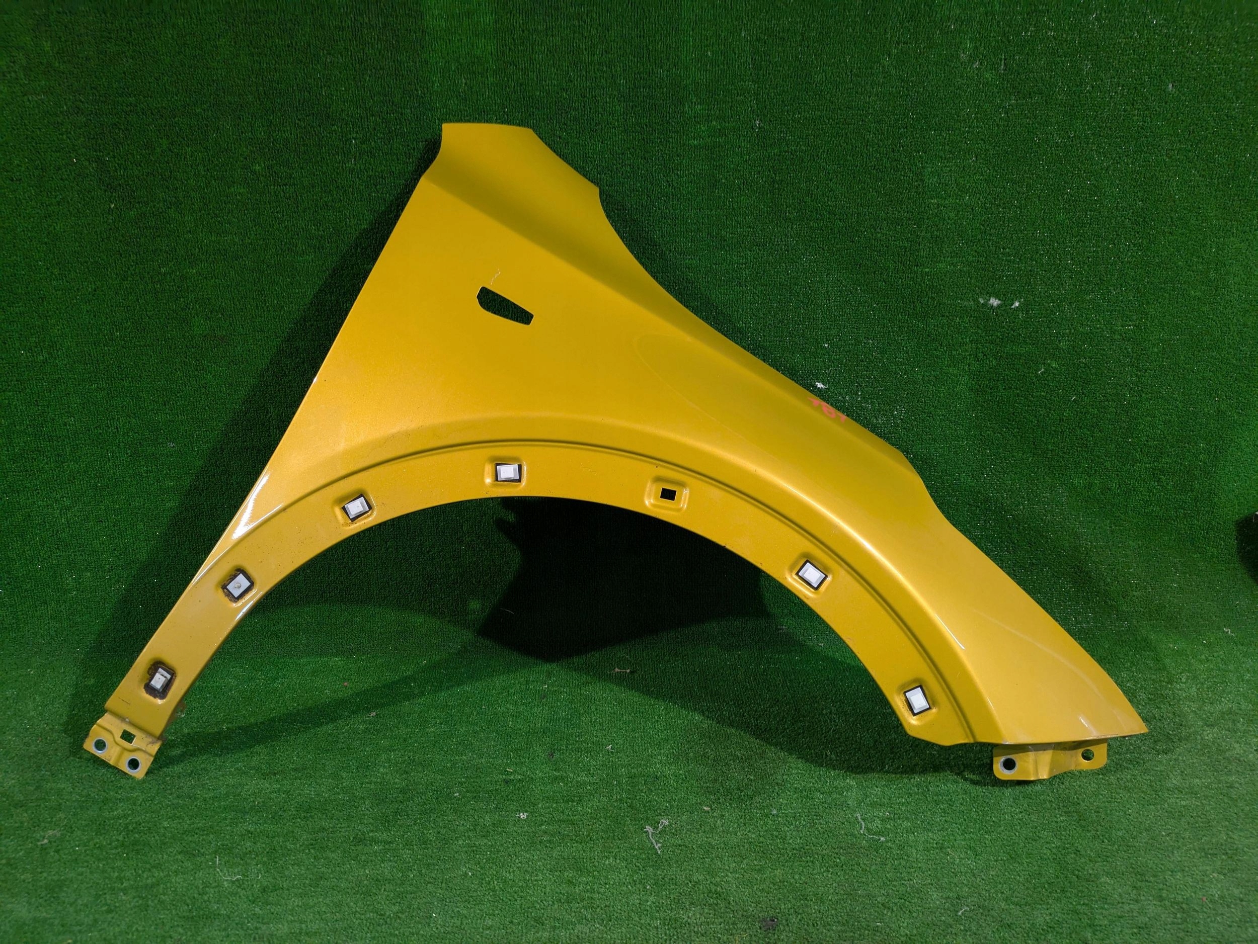 fender front right KIA X-CEED NR.181
