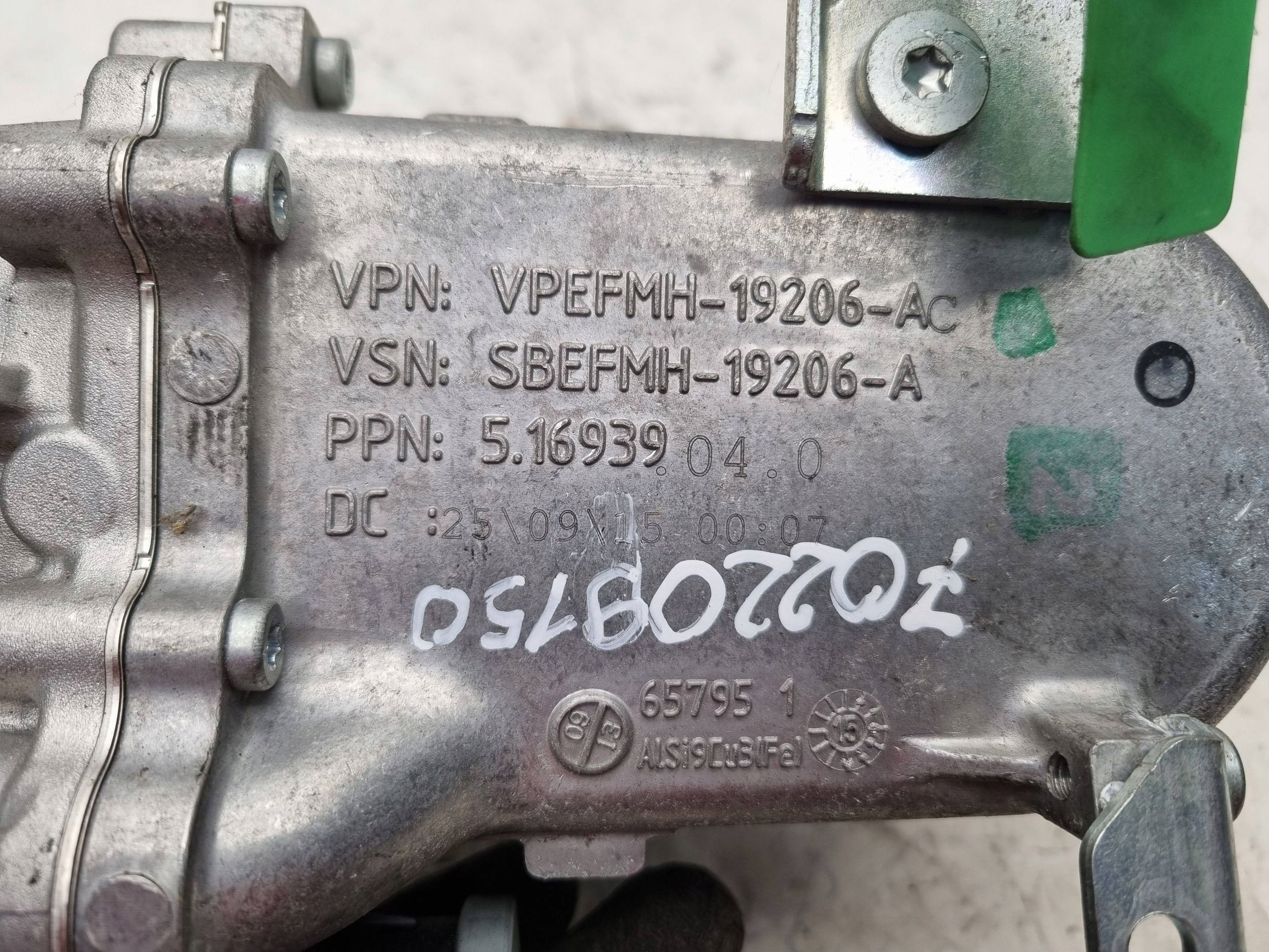 Abgaskuehler AGR AGR-Ventil FM5Q-9D475-AA02 FORD KUGA MK2 TRANSIT CONNECT