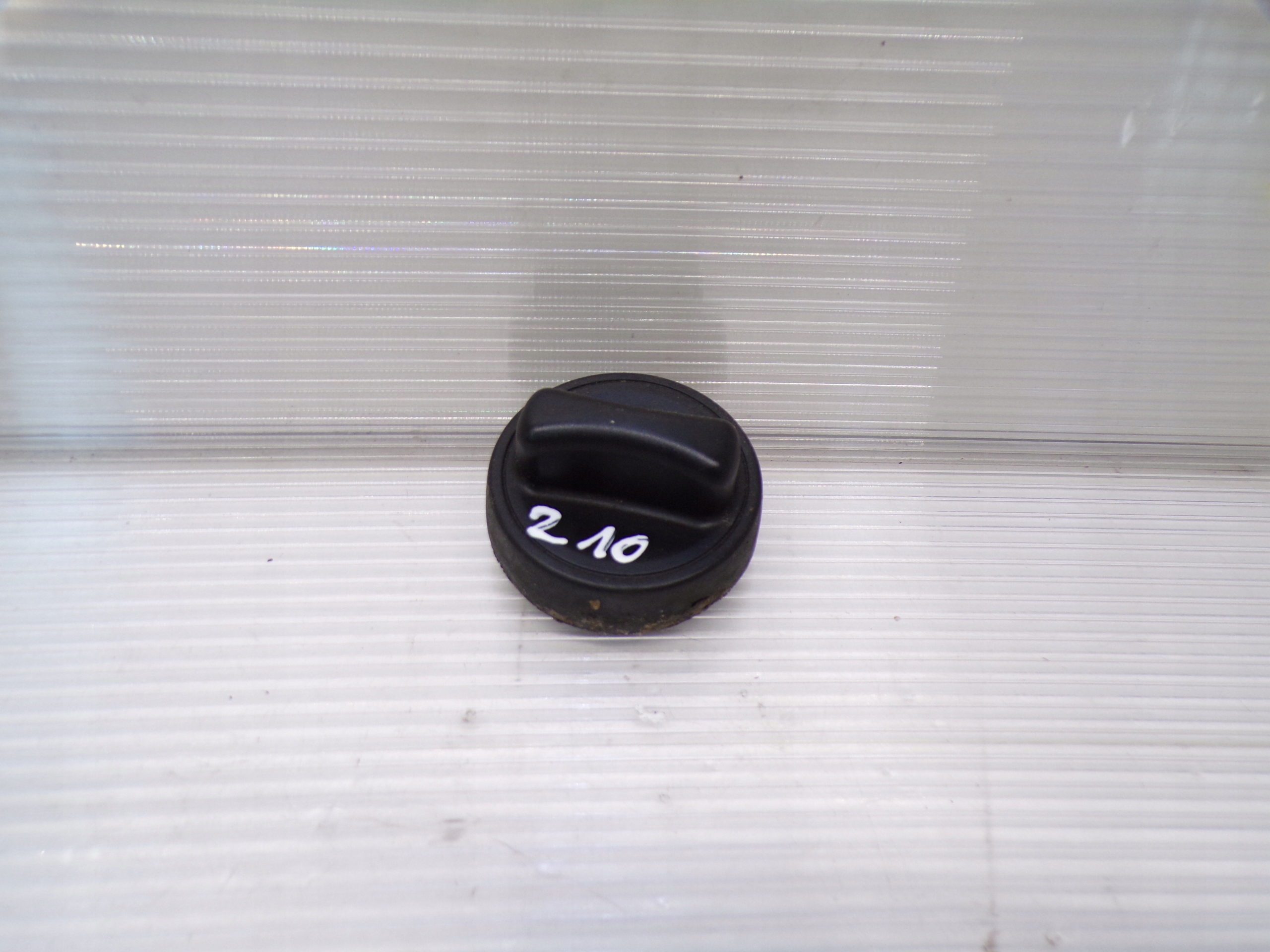 KOREK WLEWU PALIWA MERCEDES W210 W202 W140